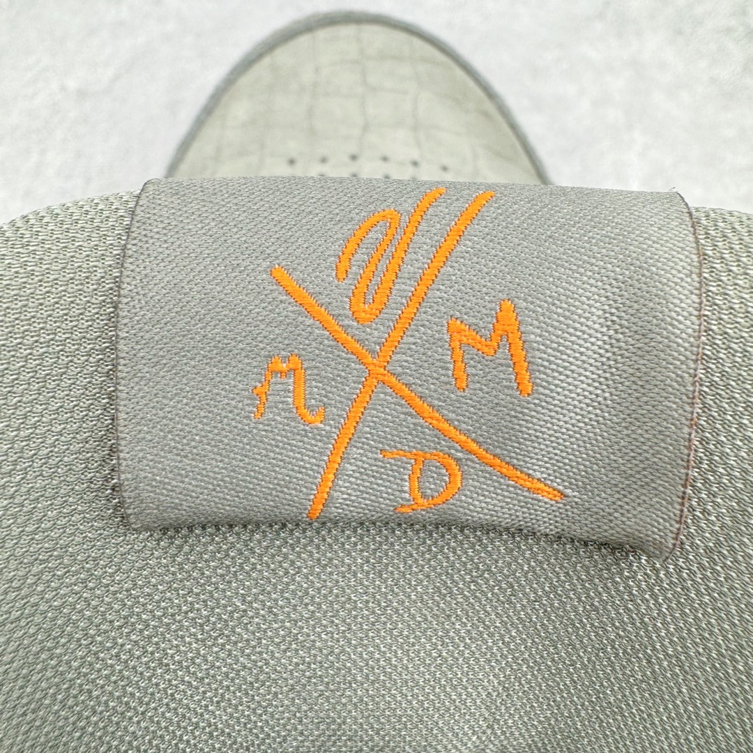 图片[24]-＃Z版纯原福利 NK Book 1 Devin Booker 德文·布克一代男子实战篮球鞋 徒步旅行 军绿 HF6236-002 全套原纸板楦头开发 确保原汁原味 完美呈现版型 鞋身流线型 原厂高强度抗扭定型港宝 小蛮腰后跟 高弹超临界发泡材质大底 贝利原厂皮料加持 内置高强度抗扭片(强度高于碳纤)给予鞋身足够抗扭矩力 实战利器 鞋身➕鞋头增配高频补强层 提升鞋头以及脚踝支撑性 尺码：40 40.5 41 42 42.5 43 44 44.5 45 46-选品中心