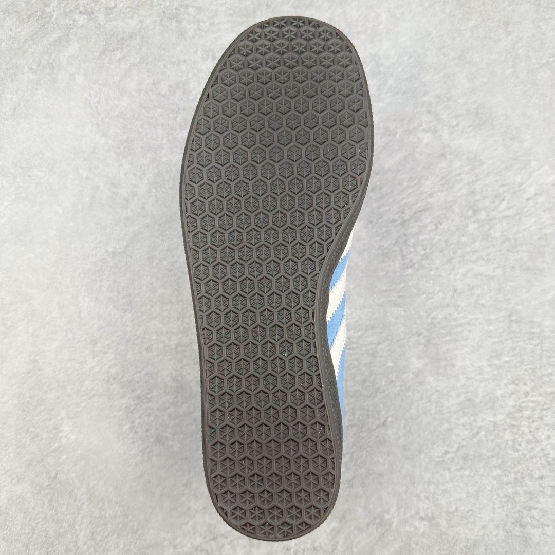 图片[9]-AD Gazelle Indoor Trainers 羚羊内训系列低帮复古百搭休闲运动德训风板鞋 ID6104 90年代经典的复刻版！自60年代以足球训练鞋面世以来,Gazelle就以其经典设计席卷全球。1991年版本的复刻,再造经典Gazelle。采用皮革打造,搭配浊色细节,让这款经典更加简约。尺码：36 36⅔ 37⅓ 38 38⅔ 39⅓ 40 40⅔ 41⅓ 42 42⅔ 43⅓ 44 45-选品中心