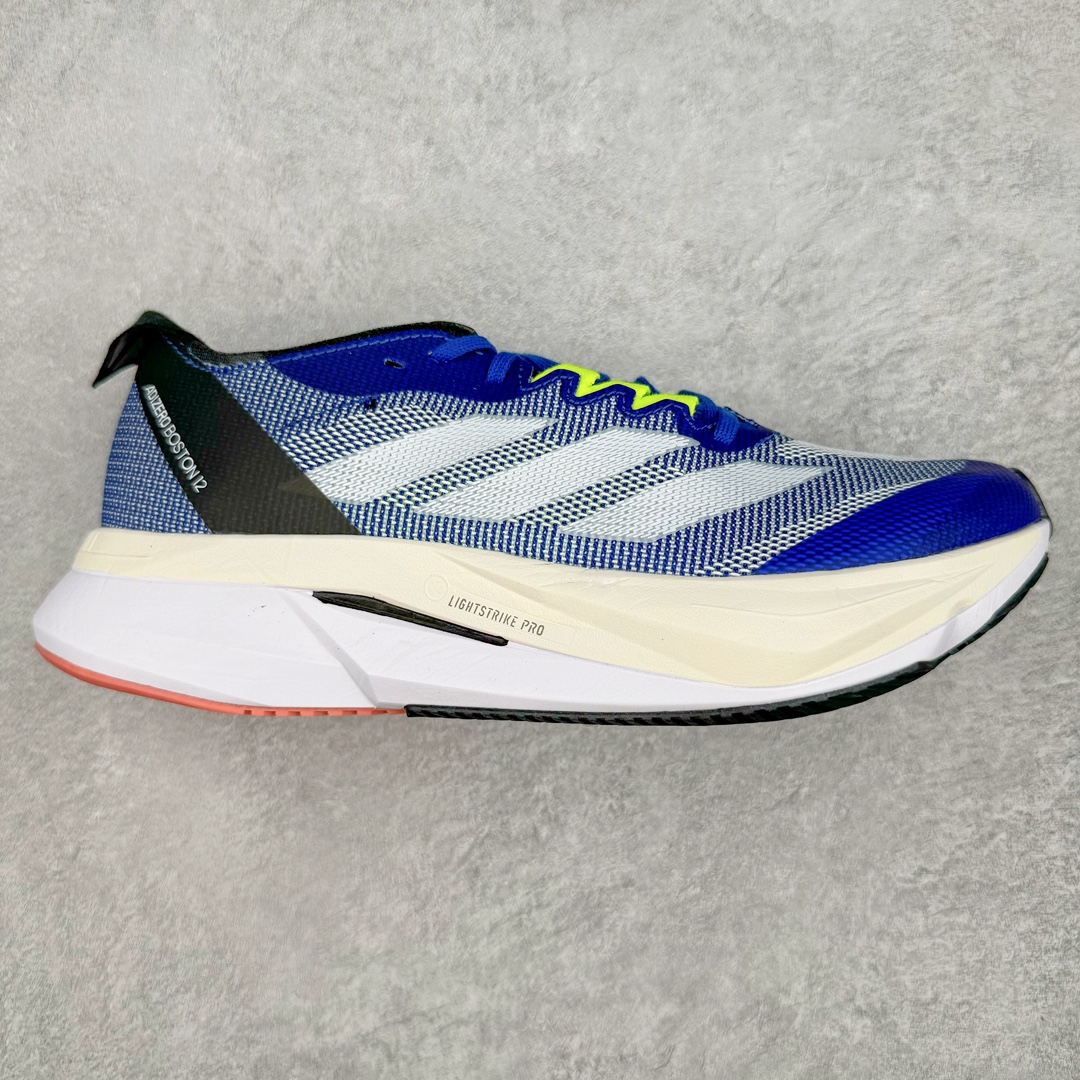 AD Adizero Boston 12 波士顿夏季透气网眼竞速跑鞋 延续爪型玻璃纤维推进系统 进化为全掌式的ENERGY RODS 2.0 从脚跟到脚趾的一体成形设计 强化整体推进力 提升速度表现 升级透气鞋面更具支撑性 利用ENGINEERED MESH技术进行不同密度织纹 强化支撑性 更使用50%以上的回收材料製成 减低塑料浪费 此外变薄的鞋舌为前掌提供更多空间 提供跑者更好的穿着感受 马牌轮胎大底耐磨性佳 大底全掌采用耐磨的Continental马牌轮胎大底 在各种环境下保有良好抓地力 尺码：36 36.5 37 38 38.5 39 40 40.5 41 42 42.5 43 44 44.5 45-选品中心