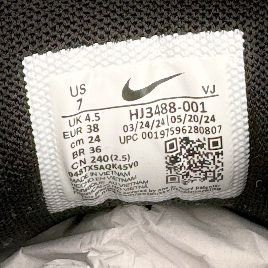 图片[17]-NK P-6000 系列低帮复古老爹风休闲运动舒适慢跑鞋 HJ3488-001 融合 Pegasus 过往运动鞋设计 助力 21 世纪早期跑步运动跃升时尚新高度 采用透气网眼布、运动风格线条和耐穿覆面 兼具吸睛外观和舒适感受 中底泡绵以田径赛道为灵感 打造厚实设计 缔造出众缓震性能 尺码：36 36.5 37.5 38 38.5 39 40 40.5 41 42 42.5 43 44 44.5 45-选品中心