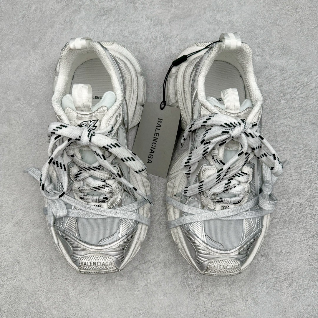 图片[2]-＃XA纯原 BALENCIAGA 3XL Sneakers 巴黎世家十代网布系带低帮走秀复古老爹鞋 全套原纸板楦头开发 最原汁原味的灵魂版型 全鞋荧光划线卡点 胶水把控整洁度追求极致完美 每一双都是工艺品 多重QC质检 超越公司货的品控标准 实实在在的免检产品 原盒原配 正确字体电绣 粗细、位置、大小正确 侧边TPU 透气孔匹配意产原版 正确分离大底 TPU软底 原版一致大底LOGO 立体感十足 原厂皮料水洗做旧 采购原厂网纱 不含皮革 网布材料和聚氨酯 磨损效果 鞋头边缘和后帮 Balenciaga 徽标 鞋面和后跟凸印尺码 鞋舌 3XL 橡胶品牌标识和反光细节 鞋帮拉袢和鞋舌拉祥 配反光细节 备用鞋带在鞋履前侧 可在穿着前取下 便于不同造型搭配 正常尺码 尺码：35 36 37 38 39 40 41 42 43 44 45 46-选品中心