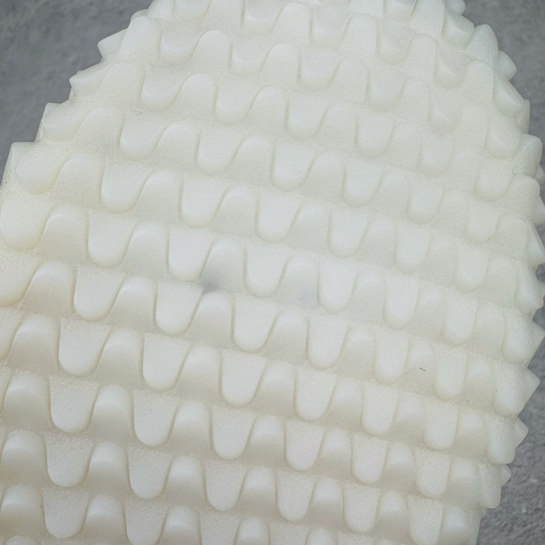 图片[15]-＃纯原 AD Originals Country x Kamanda卡曼达混合系列章鱼卷底复古锯齿休闲运动训练慢跑鞋 货号：G27825 今年推出的全新鞋型 Kamanda，由于其夸张独特的外底，被玩家们称为“鱿鱼卷”，关注度一直颇高。将经典跑鞋 Country 的鞋面移植到 Kamanda 外底上 鞋面使用轻薄的尼龙布搭配皮革打造，以白色搭配绿色点缀，无论用料质感还是配色都极具复古气息。外底为 Kamanda 标志性的上翻设计，造型前卫，与复古风鞋面形成鲜明反差。尺码：36 36.5 37.5 38 38.5 39 40 40.5 41 42 42.5 43 44 44.5 45-选品中心