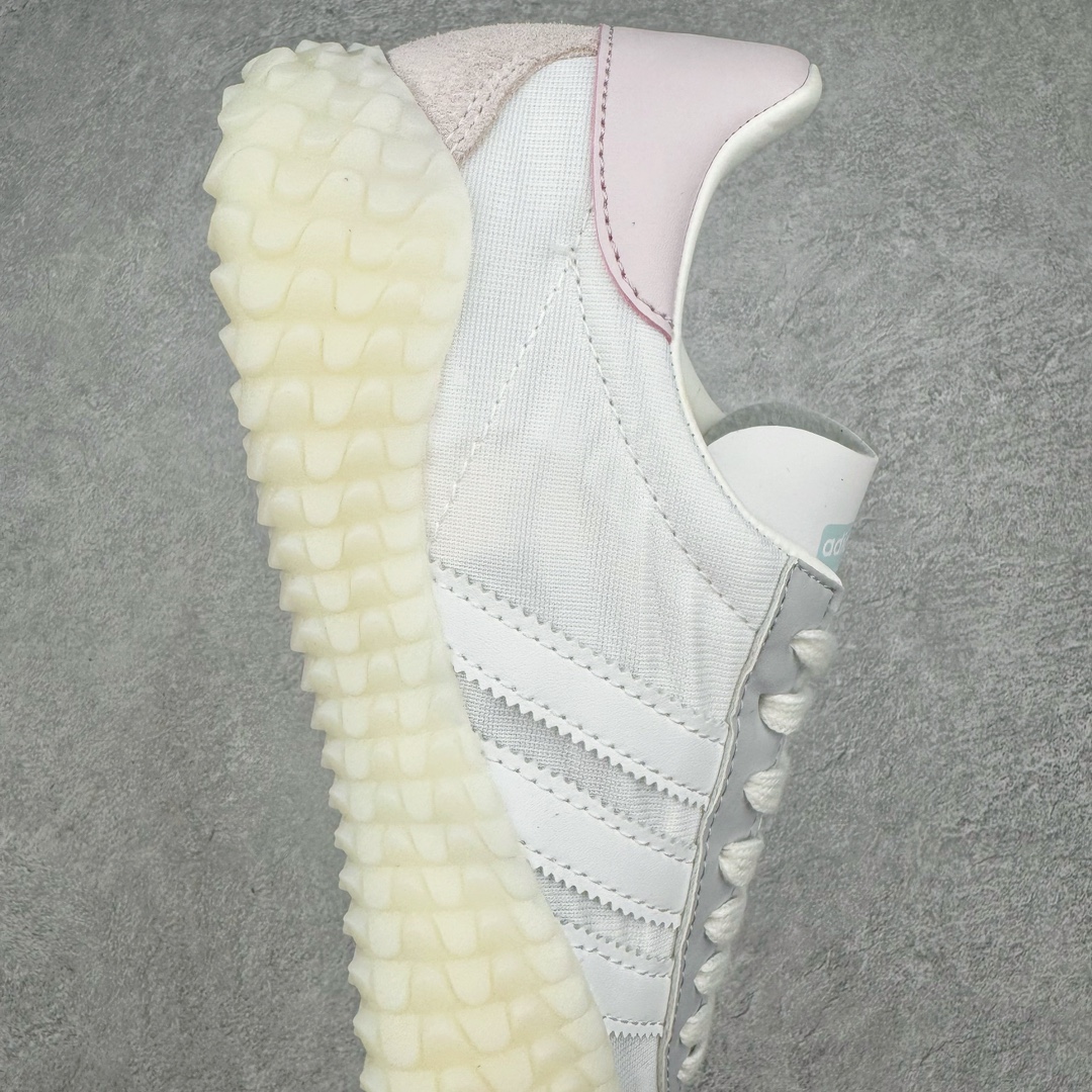 图片[6]-＃纯原 AD Originals Country x Kamanda卡曼达混合系列章鱼卷底复古锯齿休闲运动训练慢跑鞋 货号：G27825 今年推出的全新鞋型 Kamanda，由于其夸张独特的外底，被玩家们称为“鱿鱼卷”，关注度一直颇高。将经典跑鞋 Country 的鞋面移植到 Kamanda 外底上 鞋面使用轻薄的尼龙布搭配皮革打造，以白色搭配绿色点缀，无论用料质感还是配色都极具复古气息。外底为 Kamanda 标志性的上翻设计，造型前卫，与复古风鞋面形成鲜明反差。尺码：36 36.5 37.5 38 38.5 39 40 40.5 41 42 42.5 43 44 44.5 45-选品中心