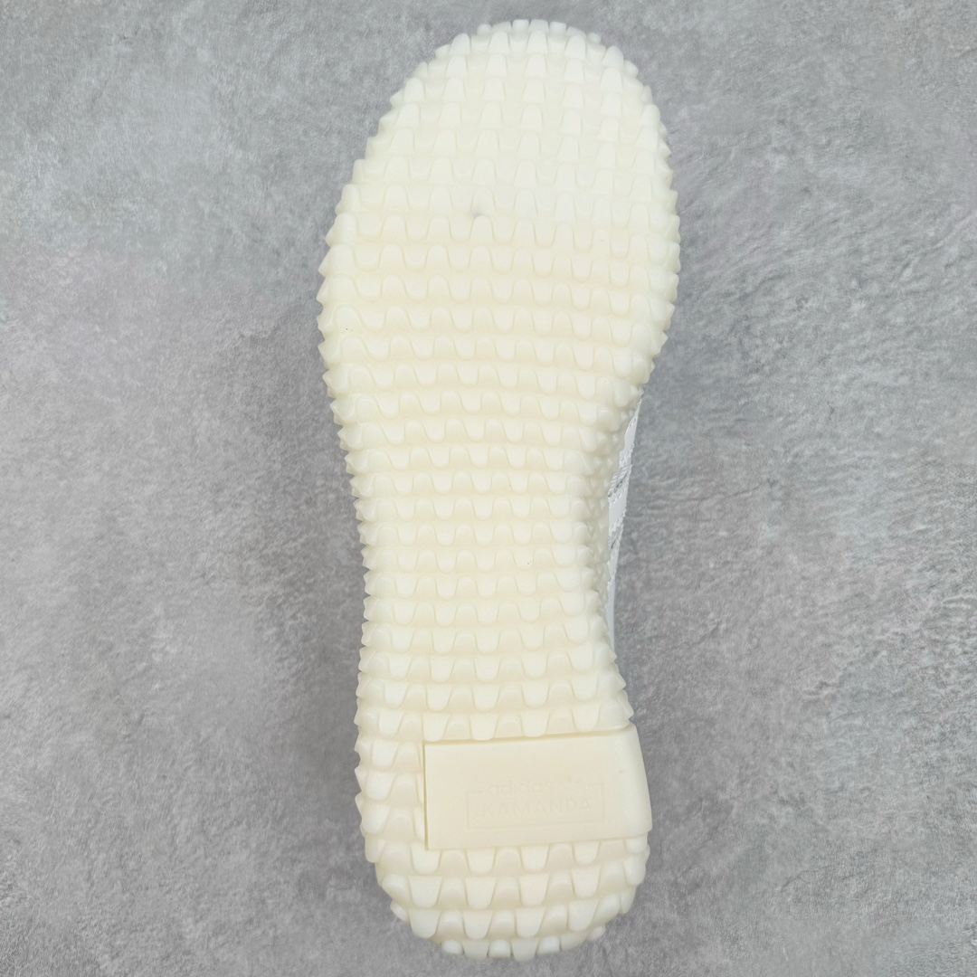 图片[9]-＃纯原 AD Originals Country x Kamanda卡曼达混合系列章鱼卷底复古锯齿休闲运动训练慢跑鞋 货号：G27825 今年推出的全新鞋型 Kamanda，由于其夸张独特的外底，被玩家们称为“鱿鱼卷”，关注度一直颇高。将经典跑鞋 Country 的鞋面移植到 Kamanda 外底上 鞋面使用轻薄的尼龙布搭配皮革打造，以白色搭配绿色点缀，无论用料质感还是配色都极具复古气息。外底为 Kamanda 标志性的上翻设计，造型前卫，与复古风鞋面形成鲜明反差。尺码：36 36.5 37.5 38 38.5 39 40 40.5 41 42 42.5 43 44 44.5 45-选品中心