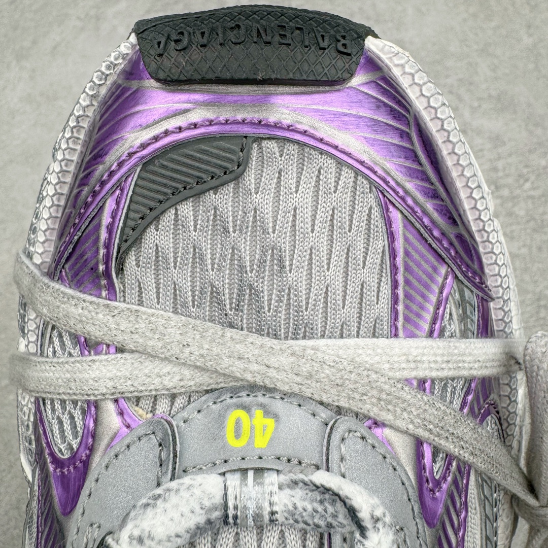 图片[12]-＃VG零售版 BALENCIAGA 3XL Sneakers 巴黎世家十代网布系带低帮走秀复古老爹鞋 全套原纸板楦头开发 最原汁原味的灵魂版型 全鞋荧光划线卡点 胶水把控整洁度追求极致完美 每一双都是工艺品 多重QC质检 超越公司货的品控标准 实实在在的免检产品 原盒原配 正确字体电绣 粗细、位置、大小正确 侧边TPU 透气孔匹配意产原版 正确分离大底 TPU软底 原版一致大底LOGO 立体感十足 原厂皮料水洗做旧 采购原厂网纱 不含皮革 网布材料和聚氨酯 磨损效果 鞋头边缘和后帮 Balenciaga 徽标 鞋面和后跟凸印尺码 鞋舌 3XL 橡胶品牌标识和反光细节 鞋帮拉袢和鞋舌拉祥 配反光细节 备用鞋带在鞋履前侧 可在穿着前取下 便于不同造型搭配 正常尺码 尺码：35 36 37 38 39 40 41 42 43 44 45 46-选品中心