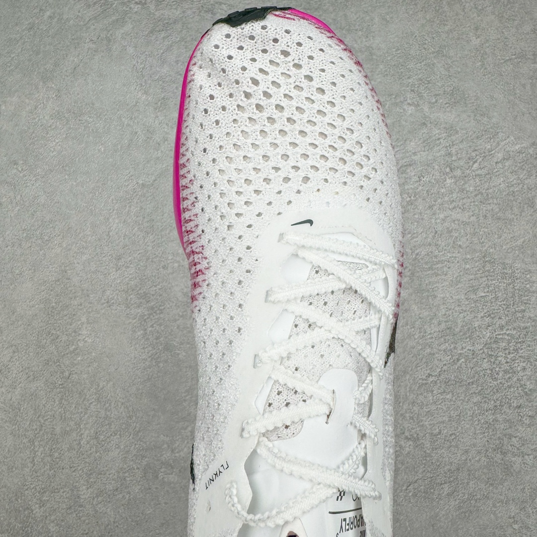 ＃纯原福利‼️
💰150 合作私
NK Zoom VaporFly Next 3% 编织飞线马拉松三代超级休运动跑鞋 泰光zp订单 真碳加持 保留了NK Systeml的突破性产品科技 且在这个基础上搭载了NK Flyknit鞋面 让这双为比赛竞速而打造的战靴更加轻盈、透气突破性的Zoom X泡棉带来NK跑步至今为止最为出色的能量回馈 
Size 详情看库存！
