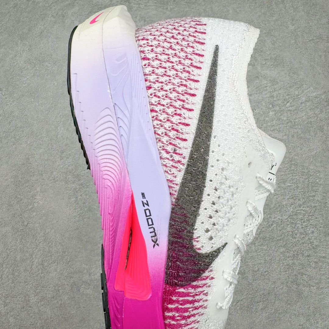 ＃纯原福利‼️
💰150 合作私
NK Zoom VaporFly Next 3% 编织飞线马拉松三代超级休运动跑鞋 泰光zp订单 真碳加持 保留了NK Systeml的突破性产品科技 且在这个基础上搭载了NK Flyknit鞋面 让这双为比赛竞速而打造的战靴更加轻盈、透气突破性的Zoom X泡棉带来NK跑步至今为止最为出色的能量回馈 
Size 详情看库存！
