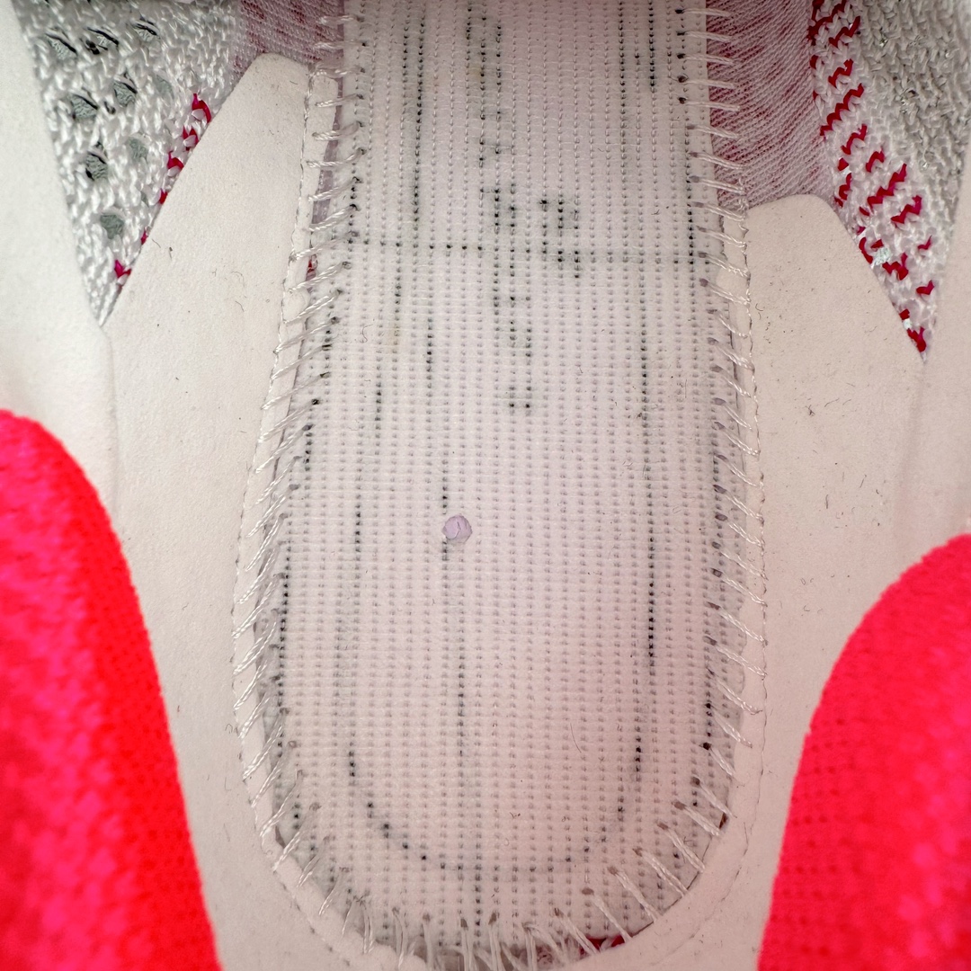 图片[17]-＃纯原 NK Zoom VaporFly Next 3% 编织飞线马拉松三代超级休运动跑鞋 DV4129-104 保留了NK Systeml的突破性产品科技 且在这个基础上搭载了NK Flyknit鞋面 让这双为比赛竞速而打造的战靴更加轻盈、透气突破性的Zoom X泡棉带来NK跑步至今为止最为出色的能量回馈 尺码：36 36.5 37.5 38 38.5 39 40 40.5 41 42 42.5 43 44 44.5 45-选品中心