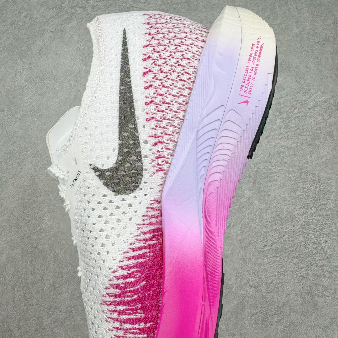 ＃纯原福利‼️
💰150 合作私
NK Zoom VaporFly Next 3% 编织飞线马拉松三代超级休运动跑鞋 泰光zp订单 真碳加持 保留了NK Systeml的突破性产品科技 且在这个基础上搭载了NK Flyknit鞋面 让这双为比赛竞速而打造的战靴更加轻盈、透气突破性的Zoom X泡棉带来NK跑步至今为止最为出色的能量回馈 
Size 详情看库存！
