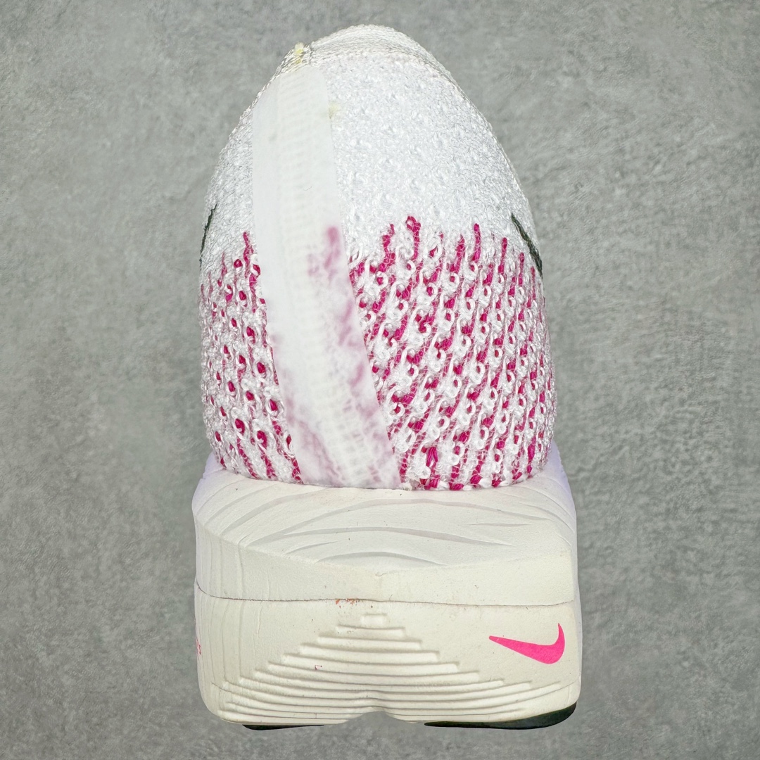 ＃纯原福利‼️
💰150 合作私
NK Zoom VaporFly Next 3% 编织飞线马拉松三代超级休运动跑鞋 泰光zp订单 真碳加持 保留了NK Systeml的突破性产品科技 且在这个基础上搭载了NK Flyknit鞋面 让这双为比赛竞速而打造的战靴更加轻盈、透气突破性的Zoom X泡棉带来NK跑步至今为止最为出色的能量回馈 
Size 详情看库存！
