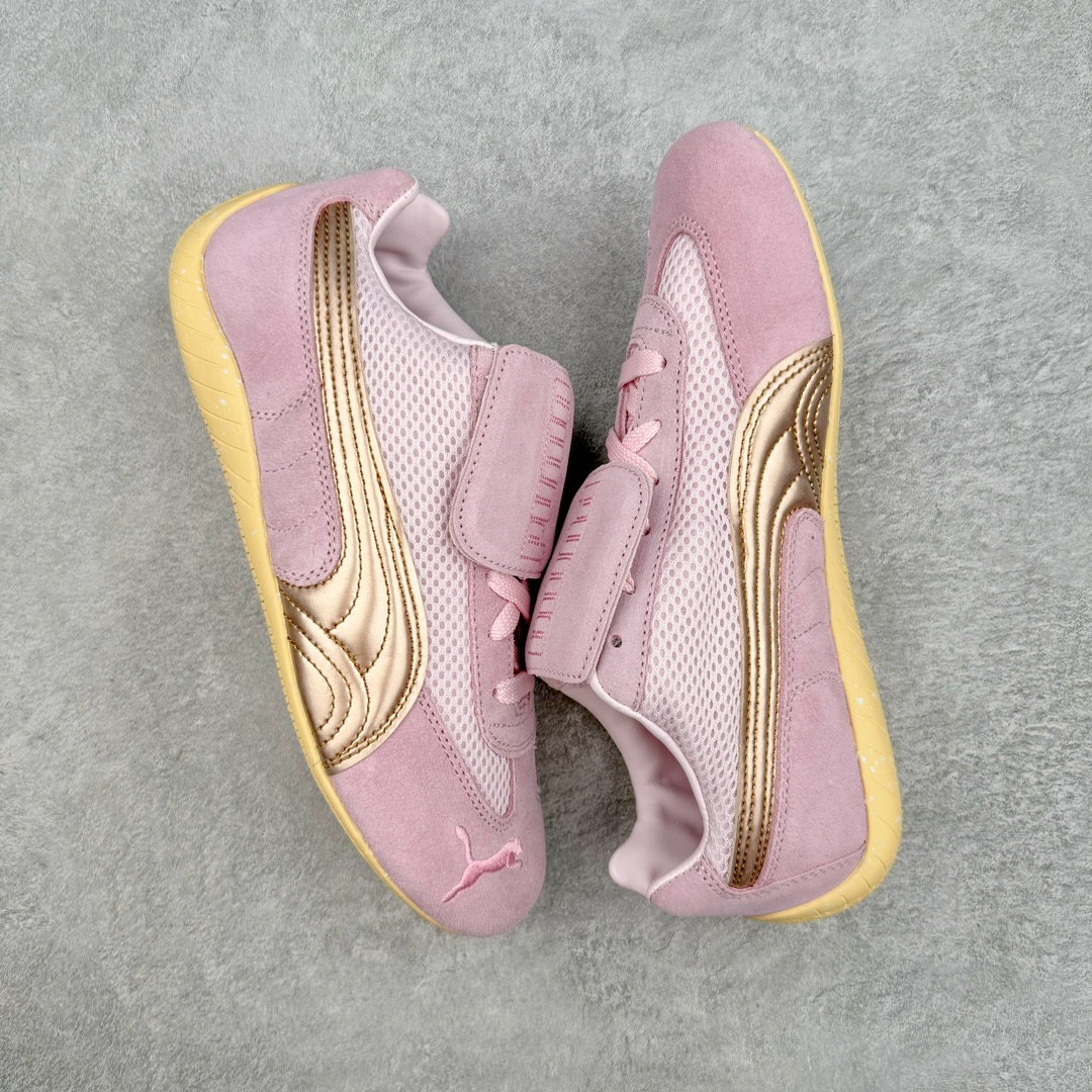 图片[3]-＃绿X/GX Puma Roma M Motorsport 彪马罗马阿莫尔系列低帮复古运动休闲赛车跑鞋 市面唯一正确版本 平台订单 独家原档私模大底 正确纸板中底 海玻璃鞋垫 原盒原配鞋盒分三个尺码段 原厂电绣 正确翻毛皮鞋面 全球知名运动品牌PUMA宝马赛车系列，融合了宝马车队的标志性配色，以趣味十足又前卫复古的设计引领潮流，将赛道精神融入街头时尚，开启前卫竞速之旅。自1978年巴伐利亚车队走上世界舞台，宝马赛车就在全球汽车制造和赛车运动领域留下了浓墨重彩的一笔。全新的两款BMW MMS Roma与BMW MMS Speedboat鞋款，均从宝马车型中汲取灵感。以黑或白为底色，融入经典配色，主打前卫复古风。Roma鞋款的鞋侧以复古的流线造型，缀以宝马经典Logo，巧妙吸睛；而Speedcat鞋款以亮眼三色条纹元素缀以舒适鞋面，赋予了独特的个性美学，演绎赛车的无尽能量。 货号：397397-01 尺码：35.5 36 37 37.5 38 38.5 39 40 40.5 41 42 42.5 43 44-选品中心