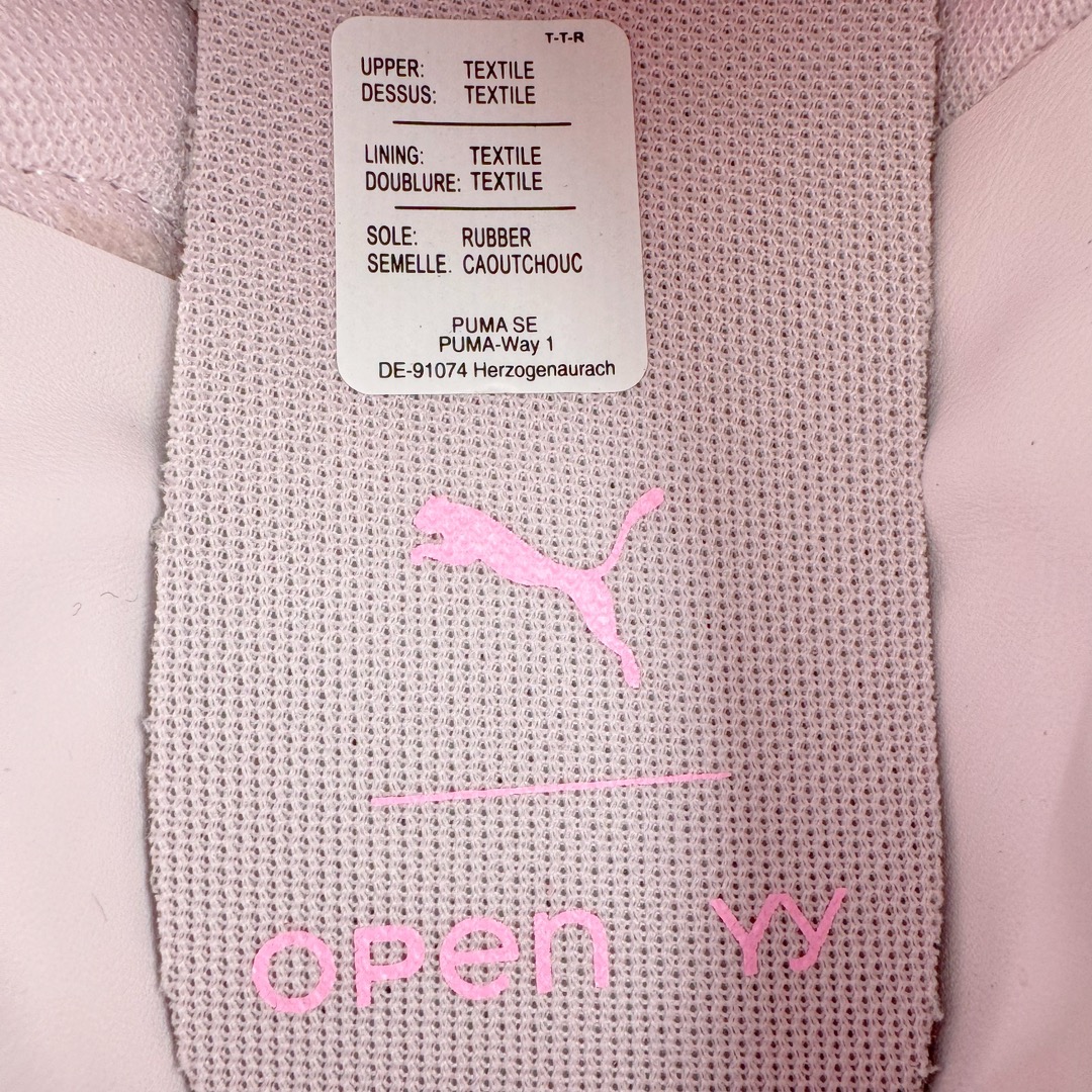 图片[16]-＃绿X/GX Puma Roma M Motorsport 彪马罗马阿莫尔系列低帮复古运动休闲赛车跑鞋 市面唯一正确版本 平台订单 独家原档私模大底 正确纸板中底 海玻璃鞋垫 原盒原配鞋盒分三个尺码段 原厂电绣 正确翻毛皮鞋面 全球知名运动品牌PUMA宝马赛车系列，融合了宝马车队的标志性配色，以趣味十足又前卫复古的设计引领潮流，将赛道精神融入街头时尚，开启前卫竞速之旅。自1978年巴伐利亚车队走上世界舞台，宝马赛车就在全球汽车制造和赛车运动领域留下了浓墨重彩的一笔。全新的两款BMW MMS Roma与BMW MMS Speedboat鞋款，均从宝马车型中汲取灵感。以黑或白为底色，融入经典配色，主打前卫复古风。Roma鞋款的鞋侧以复古的流线造型，缀以宝马经典Logo，巧妙吸睛；而Speedcat鞋款以亮眼三色条纹元素缀以舒适鞋面，赋予了独特的个性美学，演绎赛车的无尽能量。 货号：397397-01 尺码：35.5 36 37 37.5 38 38.5 39 40 40.5 41 42 42.5 43 44-选品中心