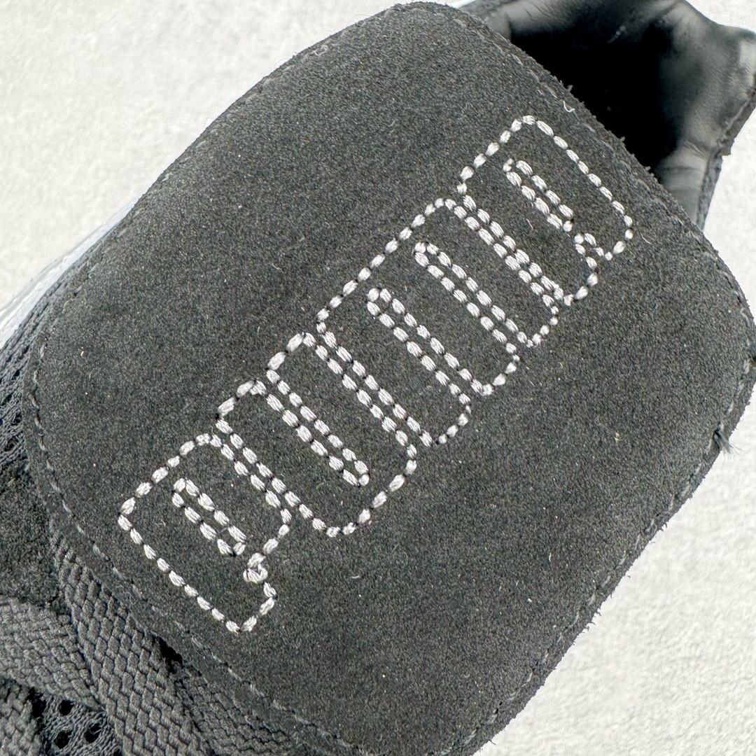 图片[15]-＃绿X/GX Puma Roma M Motorsport 彪马罗马阿莫尔系列低帮复古运动休闲赛车跑鞋 市面唯一正确版本 平台订单 独家原档私模大底 正确纸板中底 海玻璃鞋垫 原盒原配鞋盒分三个尺码段 原厂电绣 正确翻毛皮鞋面 全球知名运动品牌PUMA宝马赛车系列，融合了宝马车队的标志性配色，以趣味十足又前卫复古的设计引领潮流，将赛道精神融入街头时尚，开启前卫竞速之旅。自1978年巴伐利亚车队走上世界舞台，宝马赛车就在全球汽车制造和赛车运动领域留下了浓墨重彩的一笔。全新的两款BMW MMS Roma与BMW MMS Speedboat鞋款，均从宝马车型中汲取灵感。以黑或白为底色，融入经典配色，主打前卫复古风。Roma鞋款的鞋侧以复古的流线造型，缀以宝马经典Logo，巧妙吸睛；而Speedcat鞋款以亮眼三色条纹元素缀以舒适鞋面，赋予了独特的个性美学，演绎赛车的无尽能量。 货号：397397-01 尺码：35.5 36 37 37.5 38 38.5 39 40 40.5 41 42 42.5 43 44-选品中心