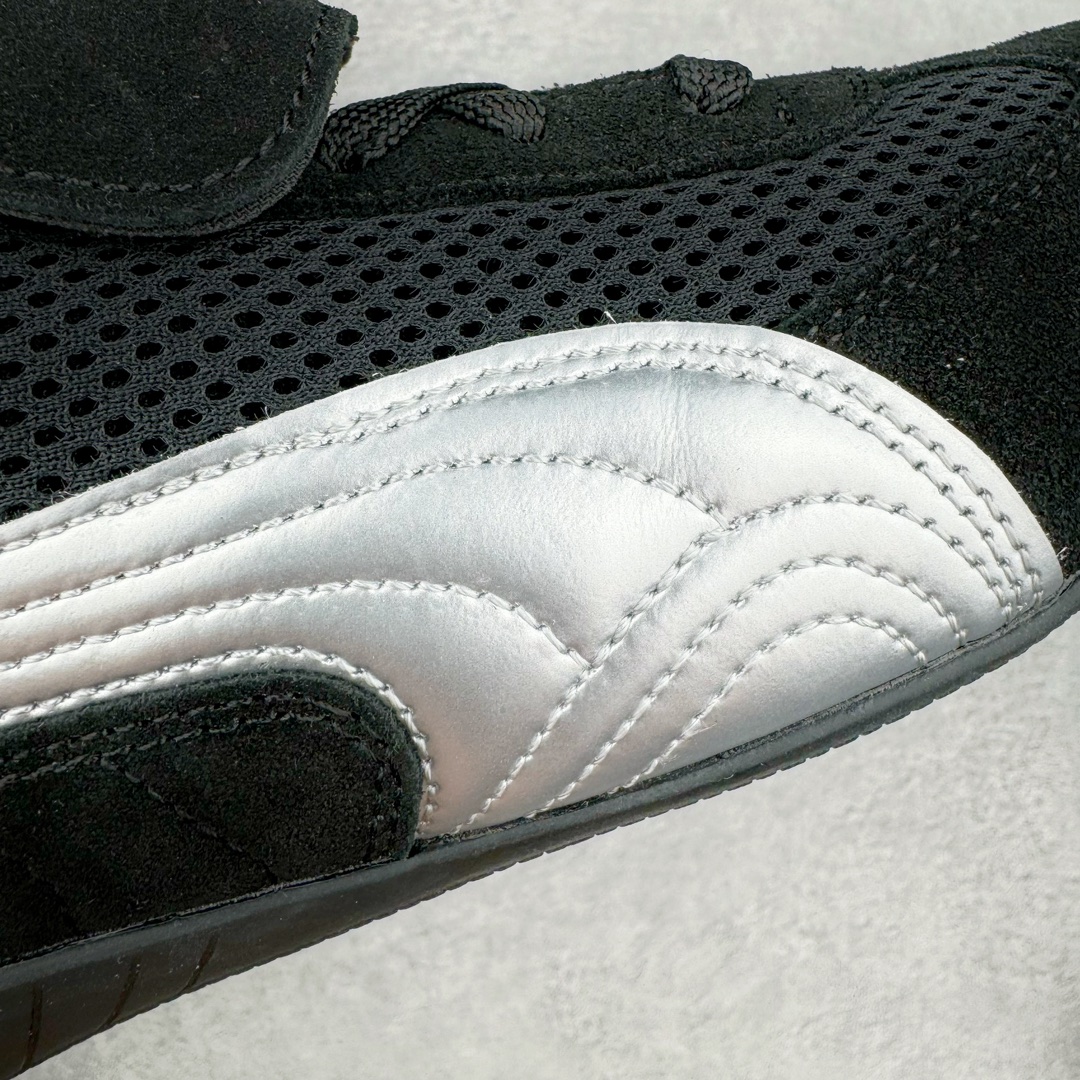 图片[20]-＃绿X/GX Puma Roma M Motorsport 彪马罗马阿莫尔系列低帮复古运动休闲赛车跑鞋 市面唯一正确版本 平台订单 独家原档私模大底 正确纸板中底 海玻璃鞋垫 原盒原配鞋盒分三个尺码段 原厂电绣 正确翻毛皮鞋面 全球知名运动品牌PUMA宝马赛车系列，融合了宝马车队的标志性配色，以趣味十足又前卫复古的设计引领潮流，将赛道精神融入街头时尚，开启前卫竞速之旅。自1978年巴伐利亚车队走上世界舞台，宝马赛车就在全球汽车制造和赛车运动领域留下了浓墨重彩的一笔。全新的两款BMW MMS Roma与BMW MMS Speedboat鞋款，均从宝马车型中汲取灵感。以黑或白为底色，融入经典配色，主打前卫复古风。Roma鞋款的鞋侧以复古的流线造型，缀以宝马经典Logo，巧妙吸睛；而Speedcat鞋款以亮眼三色条纹元素缀以舒适鞋面，赋予了独特的个性美学，演绎赛车的无尽能量。 货号：397397-01 尺码：35.5 36 37 37.5 38 38.5 39 40 40.5 41 42 42.5 43 44-选品中心