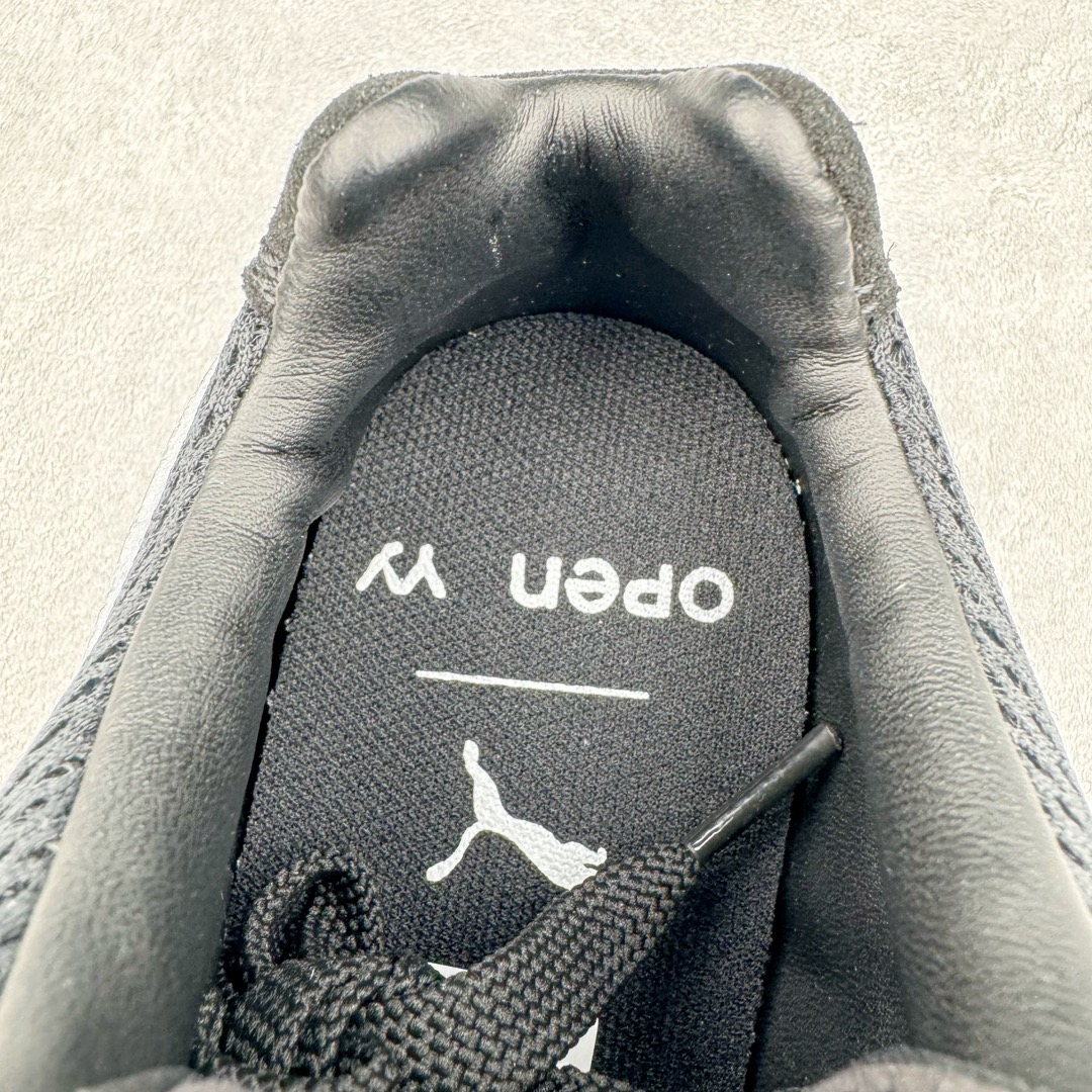 图片[14]-＃绿X/GX Puma Roma M Motorsport 彪马罗马阿莫尔系列低帮复古运动休闲赛车跑鞋 市面唯一正确版本 平台订单 独家原档私模大底 正确纸板中底 海玻璃鞋垫 原盒原配鞋盒分三个尺码段 原厂电绣 正确翻毛皮鞋面 全球知名运动品牌PUMA宝马赛车系列，融合了宝马车队的标志性配色，以趣味十足又前卫复古的设计引领潮流，将赛道精神融入街头时尚，开启前卫竞速之旅。自1978年巴伐利亚车队走上世界舞台，宝马赛车就在全球汽车制造和赛车运动领域留下了浓墨重彩的一笔。全新的两款BMW MMS Roma与BMW MMS Speedboat鞋款，均从宝马车型中汲取灵感。以黑或白为底色，融入经典配色，主打前卫复古风。Roma鞋款的鞋侧以复古的流线造型，缀以宝马经典Logo，巧妙吸睛；而Speedcat鞋款以亮眼三色条纹元素缀以舒适鞋面，赋予了独特的个性美学，演绎赛车的无尽能量。 货号：397397-01 尺码：35.5 36 37 37.5 38 38.5 39 40 40.5 41 42 42.5 43 44-选品中心