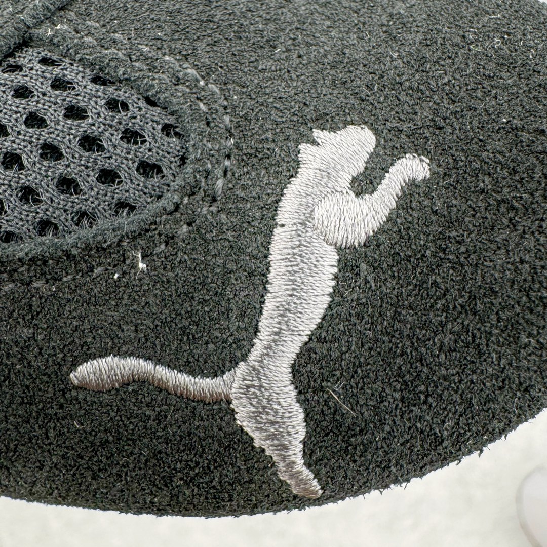 图片[17]-＃绿X/GX Puma Roma M Motorsport 彪马罗马阿莫尔系列低帮复古运动休闲赛车跑鞋 市面唯一正确版本 平台订单 独家原档私模大底 正确纸板中底 海玻璃鞋垫 原盒原配鞋盒分三个尺码段 原厂电绣 正确翻毛皮鞋面 全球知名运动品牌PUMA宝马赛车系列，融合了宝马车队的标志性配色，以趣味十足又前卫复古的设计引领潮流，将赛道精神融入街头时尚，开启前卫竞速之旅。自1978年巴伐利亚车队走上世界舞台，宝马赛车就在全球汽车制造和赛车运动领域留下了浓墨重彩的一笔。全新的两款BMW MMS Roma与BMW MMS Speedboat鞋款，均从宝马车型中汲取灵感。以黑或白为底色，融入经典配色，主打前卫复古风。Roma鞋款的鞋侧以复古的流线造型，缀以宝马经典Logo，巧妙吸睛；而Speedcat鞋款以亮眼三色条纹元素缀以舒适鞋面，赋予了独特的个性美学，演绎赛车的无尽能量。 货号：397397-01 尺码：35.5 36 37 37.5 38 38.5 39 40 40.5 41 42 42.5 43 44-选品中心