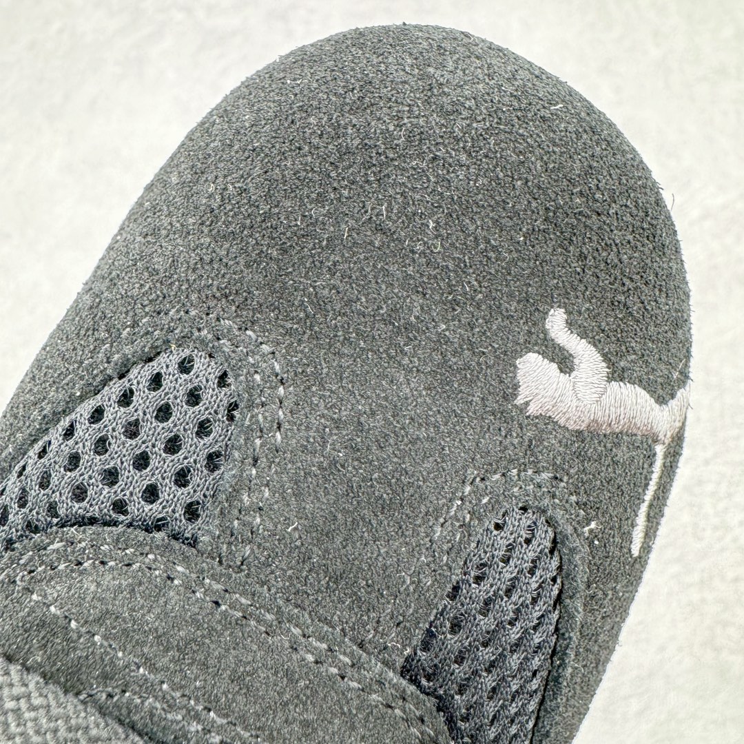 图片[16]-＃绿X/GX Puma Roma M Motorsport 彪马罗马阿莫尔系列低帮复古运动休闲赛车跑鞋 市面唯一正确版本 平台订单 独家原档私模大底 正确纸板中底 海玻璃鞋垫 原盒原配鞋盒分三个尺码段 原厂电绣 正确翻毛皮鞋面 全球知名运动品牌PUMA宝马赛车系列，融合了宝马车队的标志性配色，以趣味十足又前卫复古的设计引领潮流，将赛道精神融入街头时尚，开启前卫竞速之旅。自1978年巴伐利亚车队走上世界舞台，宝马赛车就在全球汽车制造和赛车运动领域留下了浓墨重彩的一笔。全新的两款BMW MMS Roma与BMW MMS Speedboat鞋款，均从宝马车型中汲取灵感。以黑或白为底色，融入经典配色，主打前卫复古风。Roma鞋款的鞋侧以复古的流线造型，缀以宝马经典Logo，巧妙吸睛；而Speedcat鞋款以亮眼三色条纹元素缀以舒适鞋面，赋予了独特的个性美学，演绎赛车的无尽能量。 货号：397397-01 尺码：35.5 36 37 37.5 38 38.5 39 40 40.5 41 42 42.5 43 44-选品中心