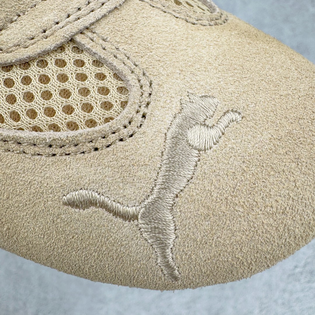 图片[18]-＃绿X/GX Puma Roma M Motorsport 彪马罗马阿莫尔系列低帮复古运动休闲赛车跑鞋 市面唯一正确版本 平台订单 独家原档私模大底 正确纸板中底 海玻璃鞋垫 原盒原配鞋盒分三个尺码段 原厂电绣 正确翻毛皮鞋面 全球知名运动品牌PUMA宝马赛车系列，融合了宝马车队的标志性配色，以趣味十足又前卫复古的设计引领潮流，将赛道精神融入街头时尚，开启前卫竞速之旅。自1978年巴伐利亚车队走上世界舞台，宝马赛车就在全球汽车制造和赛车运动领域留下了浓墨重彩的一笔。全新的两款BMW MMS Roma与BMW MMS Speedboat鞋款，均从宝马车型中汲取灵感。以黑或白为底色，融入经典配色，主打前卫复古风。Roma鞋款的鞋侧以复古的流线造型，缀以宝马经典Logo，巧妙吸睛；而Speedcat鞋款以亮眼三色条纹元素缀以舒适鞋面，赋予了独特的个性美学，演绎赛车的无尽能量。 货号：397397-01 尺码：35.5 36 37 37.5 38 38.5 39 40 40.5 41 42 42.5 43 44-选品中心