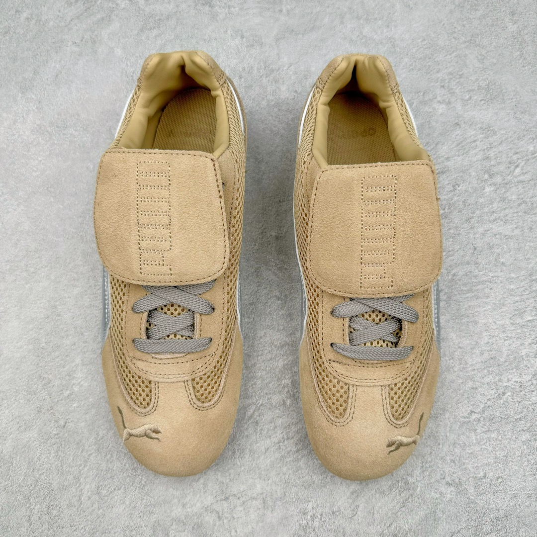 图片[2]-＃绿X/GX Puma Roma M Motorsport 彪马罗马阿莫尔系列低帮复古运动休闲赛车跑鞋 市面唯一正确版本 平台订单 独家原档私模大底 正确纸板中底 海玻璃鞋垫 原盒原配鞋盒分三个尺码段 原厂电绣 正确翻毛皮鞋面 全球知名运动品牌PUMA宝马赛车系列，融合了宝马车队的标志性配色，以趣味十足又前卫复古的设计引领潮流，将赛道精神融入街头时尚，开启前卫竞速之旅。自1978年巴伐利亚车队走上世界舞台，宝马赛车就在全球汽车制造和赛车运动领域留下了浓墨重彩的一笔。全新的两款BMW MMS Roma与BMW MMS Speedboat鞋款，均从宝马车型中汲取灵感。以黑或白为底色，融入经典配色，主打前卫复古风。Roma鞋款的鞋侧以复古的流线造型，缀以宝马经典Logo，巧妙吸睛；而Speedcat鞋款以亮眼三色条纹元素缀以舒适鞋面，赋予了独特的个性美学，演绎赛车的无尽能量。 货号：397397-01 尺码：35.5 36 37 37.5 38 38.5 39 40 40.5 41 42 42.5 43 44-选品中心