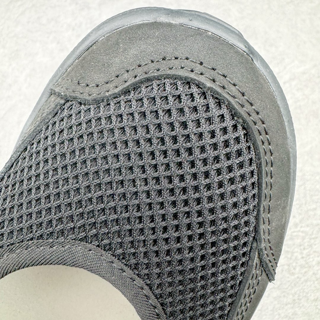 图片[14]-＃绿X/GX RX MARIE x SALOMON 萨洛蒙舒适減震耐磨低帮生活一脚蹬休闲鞋 在设计上向经典鞋款玛丽珍鞋致敬，其轮廓遵循尼龙搭扣玛丽珍鞋的经典外观。鞋底采用Salomon的Contagrip®技术，这种专利外底设计提供了卓越的抓地力和耐磨性，无论在城市街头还是户外小径上，都能自信行走。中底配备EVA缓震系统，有效吸收每一步的冲击力，减少长时间行走或站立带来的疲劳感。在功能上采用了网布透气鞋面，并配置了轻质 EVA 中底，融入了轻盈舒适的运动感（重量仅为237 克），使其成为一款户外恢复鞋，穿着它能提供长途徒步旅行后的舒适感。鞋带和扣带设计不仅增加了鞋款的时尚感，还方便调节松紧，确保每一位穿着者都能找到最合适的贴合度。透气性良好的鞋垫和内衬材质，保持双脚的干爽与舒适，让你在长时间穿着时也不会感到闷热。不仅在设计上兼顾了时尚和功能，还具备了广泛的适用性。无论是上班、购物、还是郊游，这款鞋都能胜任。其优雅的外观和强大的功能性，使其成为都市女性和户外爱好者的最佳选择。 尺码：36 36.5 37.5 38 38.5 39-选品中心