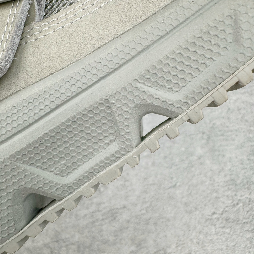 图片[13]-＃绿X/GX RX MARIE x SALOMON 萨洛蒙舒适減震耐磨低帮生活一脚蹬休闲鞋 在设计上向经典鞋款玛丽珍鞋致敬，其轮廓遵循尼龙搭扣玛丽珍鞋的经典外观。鞋底采用Salomon的Contagrip®技术，这种专利外底设计提供了卓越的抓地力和耐磨性，无论在城市街头还是户外小径上，都能自信行走。中底配备EVA缓震系统，有效吸收每一步的冲击力，减少长时间行走或站立带来的疲劳感。在功能上采用了网布透气鞋面，并配置了轻质 EVA 中底，融入了轻盈舒适的运动感（重量仅为237 克），使其成为一款户外恢复鞋，穿着它能提供长途徒步旅行后的舒适感。鞋带和扣带设计不仅增加了鞋款的时尚感，还方便调节松紧，确保每一位穿着者都能找到最合适的贴合度。透气性良好的鞋垫和内衬材质，保持双脚的干爽与舒适，让你在长时间穿着时也不会感到闷热。不仅在设计上兼顾了时尚和功能，还具备了广泛的适用性。无论是上班、购物、还是郊游，这款鞋都能胜任。其优雅的外观和强大的功能性，使其成为都市女性和户外爱好者的最佳选择。 尺码：36 36.5 37.5 38 38.5 39-选品中心