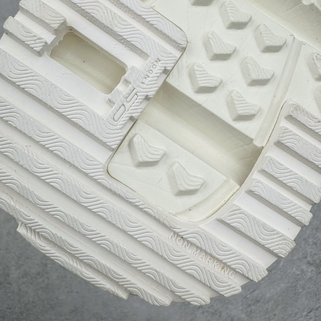 图片[16]-＃绿X/GX RX MARIE x SALOMON 萨洛蒙舒适減震耐磨低帮生活一脚蹬休闲鞋 在设计上向经典鞋款玛丽珍鞋致敬，其轮廓遵循尼龙搭扣玛丽珍鞋的经典外观。鞋底采用Salomon的Contagrip®技术，这种专利外底设计提供了卓越的抓地力和耐磨性，无论在城市街头还是户外小径上，都能自信行走。中底配备EVA缓震系统，有效吸收每一步的冲击力，减少长时间行走或站立带来的疲劳感。在功能上采用了网布透气鞋面，并配置了轻质 EVA 中底，融入了轻盈舒适的运动感（重量仅为237 克），使其成为一款户外恢复鞋，穿着它能提供长途徒步旅行后的舒适感。鞋带和扣带设计不仅增加了鞋款的时尚感，还方便调节松紧，确保每一位穿着者都能找到最合适的贴合度。透气性良好的鞋垫和内衬材质，保持双脚的干爽与舒适，让你在长时间穿着时也不会感到闷热。不仅在设计上兼顾了时尚和功能，还具备了广泛的适用性。无论是上班、购物、还是郊游，这款鞋都能胜任。其优雅的外观和强大的功能性，使其成为都市女性和户外爱好者的最佳选择。 尺码：36 36.5 37.5 38 38.5 39-选品中心