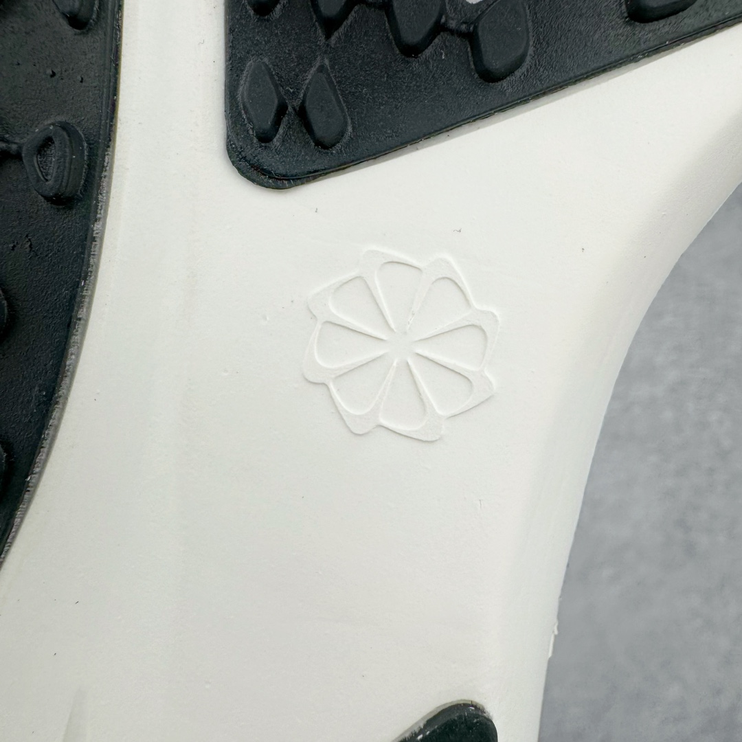 图片[19]-NK Zoom Pegasus 飞马41代马拉松系列网面透气缓震疾速跑鞋 拥有 Zoom Air 一如既往的稳定感和流畅感 鞋面采用工程网眼设计 为特定高热区域营造出色透气性 进一步增加鞋面的穿孔数量 让足部能够快速散热 中足搭配 Flywire 飞线 在高速运动时营造舒适稳定的贴合感 内置Zoon气垫加持 动力十足 货号：FN4932-401 尺码：36 36.5 37.5 38 38.5 39 40 40.5 41 42 42.5 43 44 44.5 45-选品中心