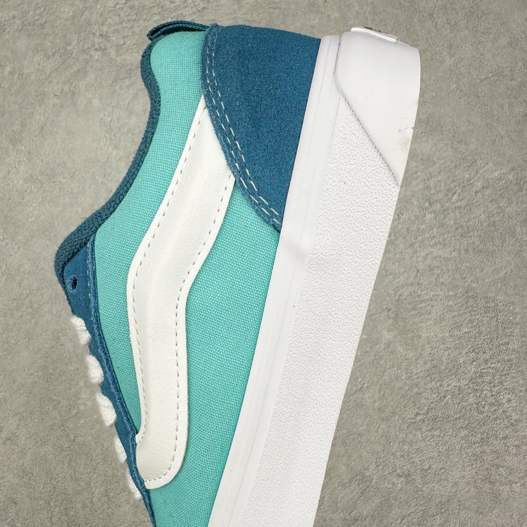 图片[7]-Vans Classics Knu Skool 范斯新款 新配色灰蓝面包鞋 Vans超火的土豆鞋，复古经典，鞋头放大、包边上移加厚、鞋舌加厚。Vans Classics 经典支线土豆鞋 Knu Skool 是完美的平替版，是大众争相追捧的 “面包鞋” 货号：VNOOOCSOBER 尺码：35 36 36.5 37 38 38.5 39 40 40.5 41 42 42.5 43 44 工艺：硫化1：1（重量1：1、真标、原钢印、材质标、鞋型标、合格证）-选品中心