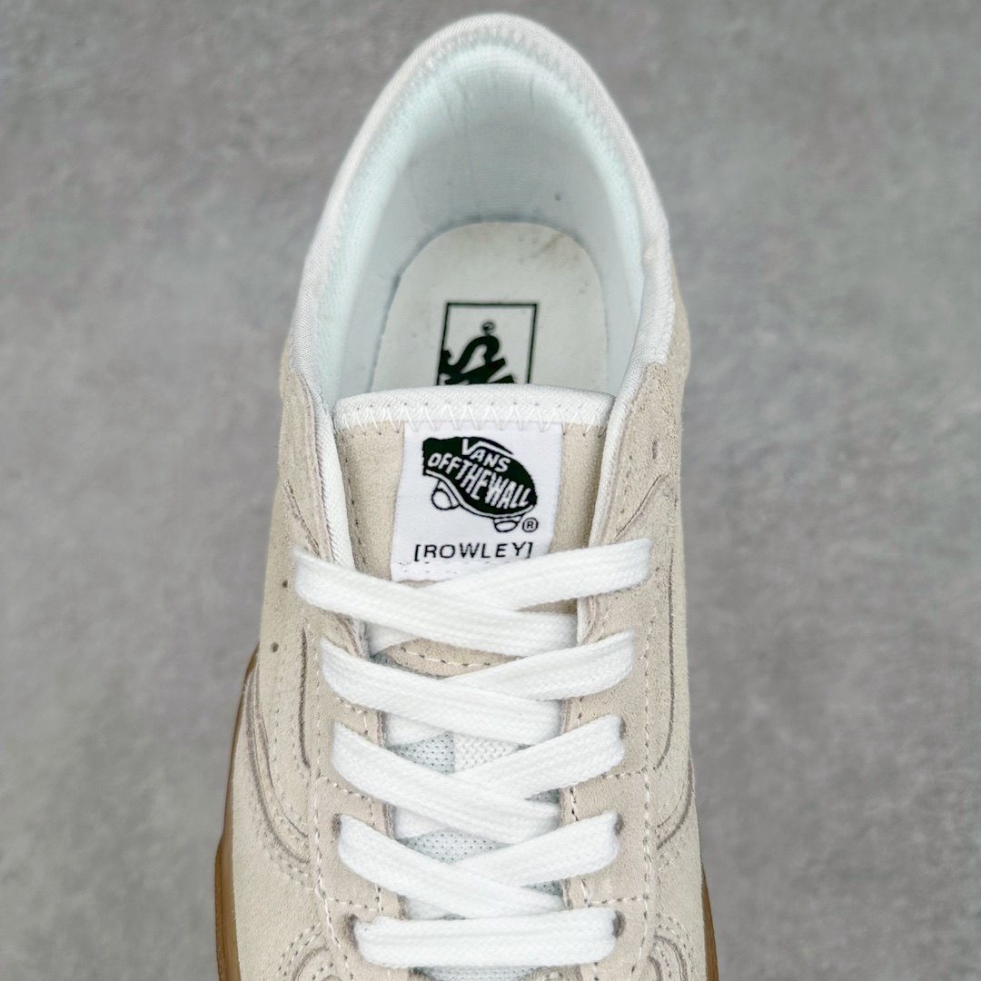 图片[5]-Vans Rowley Classics 米色 范斯官方 经典复古休闲滑板鞋 复古鞋型搭配全麂皮鞋身做工扎实 鞋两侧标志性Vans条纹Sidestripe 后跟压印数字“66/99”分表代表Vans品牌成立于1966和Rowley Pro诞生于1999 细节满满 货号：VN0009QJQJM 尺码：35 36 36.5 37 38 38.5 39 40 40.5 41 42 42.5 43 44-选品中心