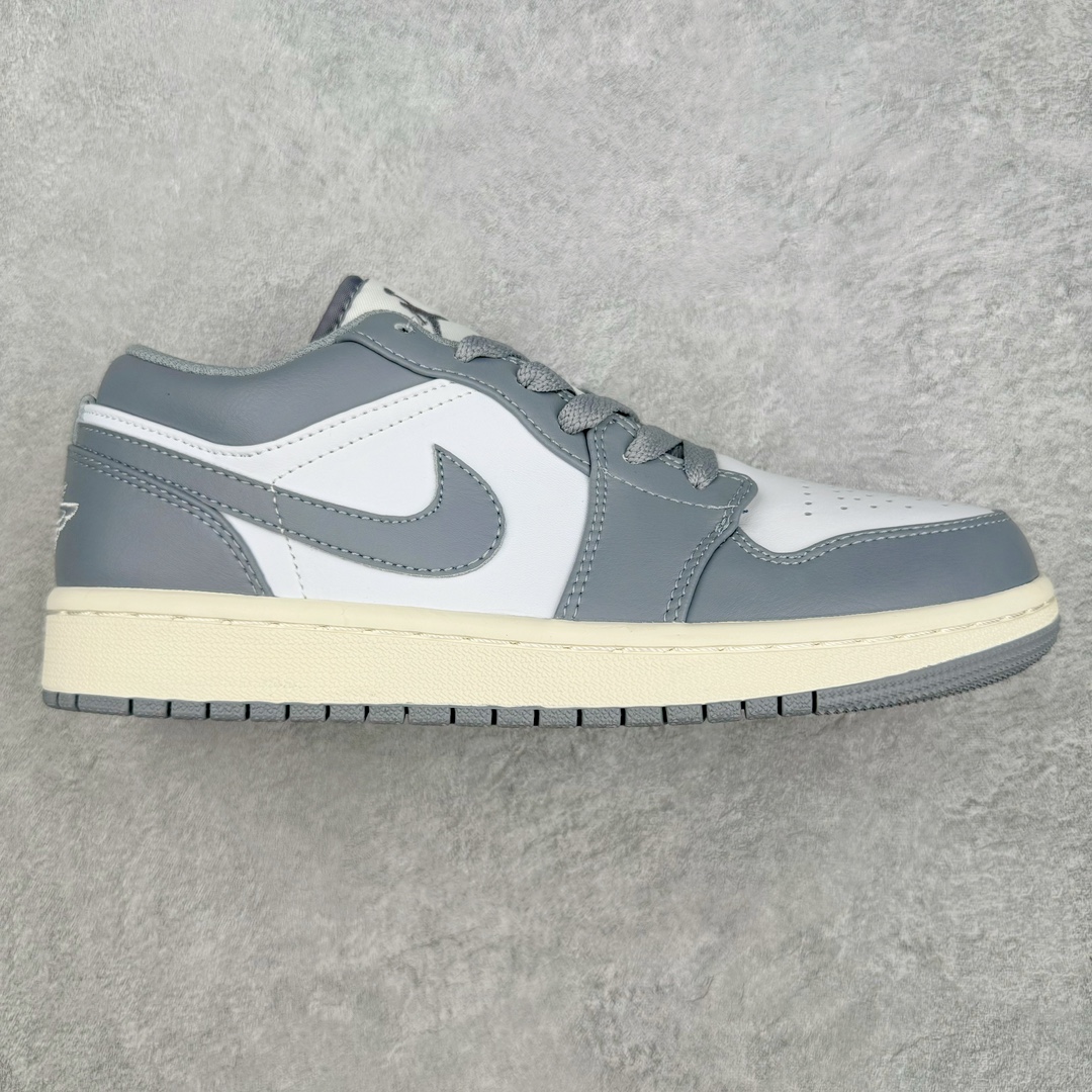 图片[2]-＃福利特价 Air Jordan AJ1 Low 低帮系列 原装楦头纸板开发 完美鞋型 超高清洁度 鞋型不臃肿别扭 原厂内置全掌气垫 A模大底 鞋舌AJ原厂专用牛津布 AJ专用反口珍珠布 原厂无杂质高弹内里海棉 特殊封边弹力鞋带 原鞋开模 拒绝公底 购置公司同步原材料 都有细节原汁原味 忠于原版 尺码：36 36.5 37.5 38 38.5 39 40 40.5 41 42 42.5 43 44 44.5 45-选品中心