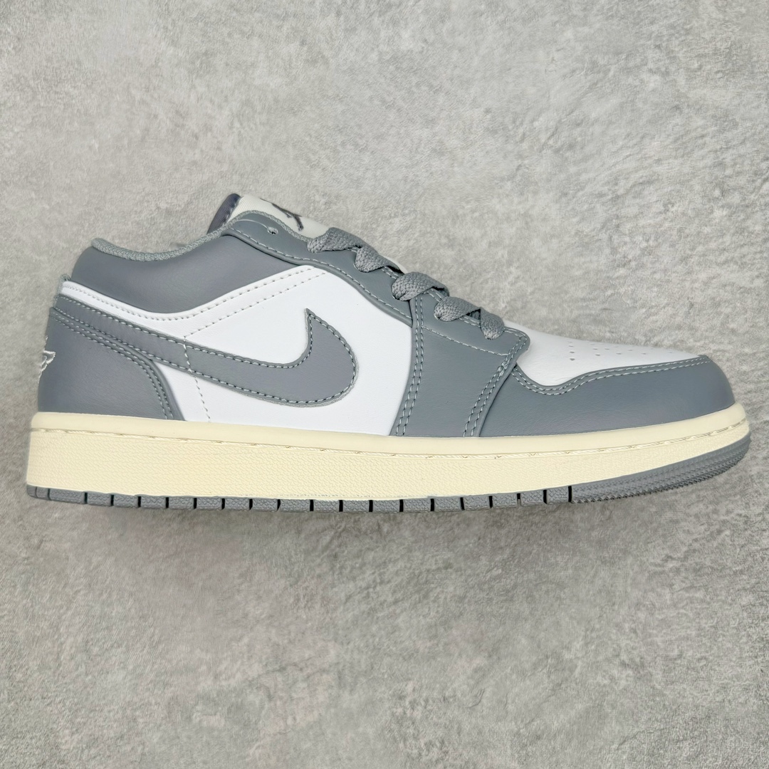 图片[5]-＃福利特价 Air Jordan AJ1 Low 低帮系列 原装楦头纸板开发 完美鞋型 超高清洁度 鞋型不臃肿别扭 原厂内置全掌气垫 A模大底 鞋舌AJ原厂专用牛津布 AJ专用反口珍珠布 原厂无杂质高弹内里海棉 特殊封边弹力鞋带 原鞋开模 拒绝公底 购置公司同步原材料 都有细节原汁原味 忠于原版 尺码：36 36.5 37.5 38 38.5 39 40 40.5 41 42 42.5 43 44 44.5 45-选品中心