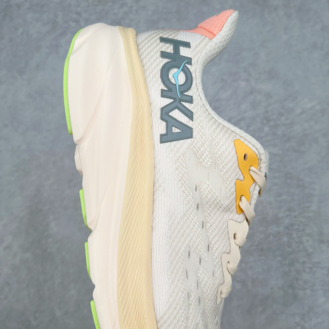 图片[6]-＃夏日福利特价 HOKA ONE ONE Clifton 克里夫顿9代专业性能减震公路跑步鞋 轻盈透气的针织网面和纱线的使用让鞋面更挺拔 增强鞋面的强度和支撑性能 搭配柔软的鞋舌 让双脚在舒适包裹中跑的更加畅快 全新泡棉中底 柔软的同时增强回弹性能 为不同跑者提供更平稳流畅的脚感 带来全面的缓冲保护 根据人体工程学设计的延长拉襟 后跟处弹软的海绵填充舒适固定 避免掉跟和摩擦 相比上一代光滑的内衬 Clifton 9的内衬增强了摩擦力 避免双脚在鞋内滑动 尺码：36 36.5 37.5 38 38.5 39 40 40.5 41 42 42.5 43 44 44.5 45-选品中心