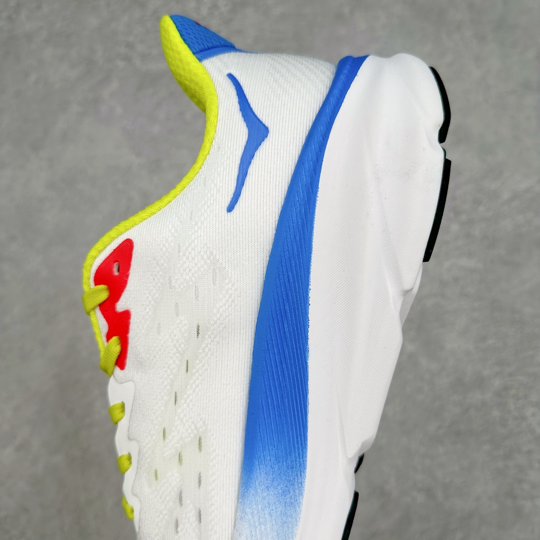 图片[7]-＃夏日福利特价 HOKA ONE ONE Clifton 克里夫顿9代专业性能减震公路跑步鞋 轻盈透气的针织网面和纱线的使用让鞋面更挺拔 增强鞋面的强度和支撑性能 搭配柔软的鞋舌 让双脚在舒适包裹中跑的更加畅快 全新泡棉中底 柔软的同时增强回弹性能 为不同跑者提供更平稳流畅的脚感 带来全面的缓冲保护 根据人体工程学设计的延长拉襟 后跟处弹软的海绵填充舒适固定 避免掉跟和摩擦 相比上一代光滑的内衬 Clifton 9的内衬增强了摩擦力 避免双脚在鞋内滑动 尺码：36 36.5 37.5 38 38.5 39 40 40.5 41 42 42.5 43 44 44.5 45-选品中心