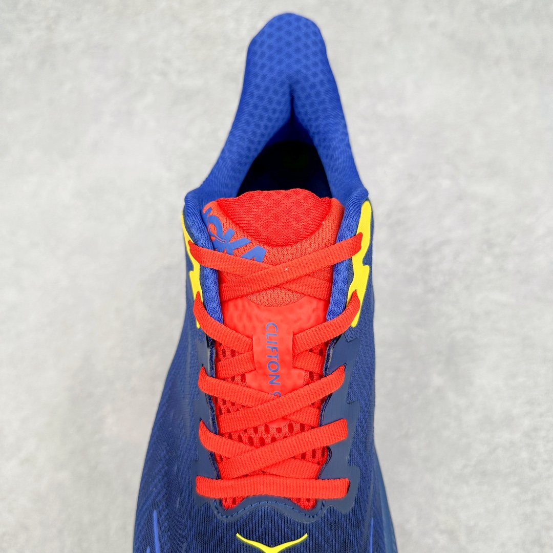 图片[5]-＃夏日福利特价 HOKA ONE ONE Clifton 克里夫顿9代专业性能减震公路跑步鞋 轻盈透气的针织网面和纱线的使用让鞋面更挺拔 增强鞋面的强度和支撑性能 搭配柔软的鞋舌 让双脚在舒适包裹中跑的更加畅快 全新泡棉中底 柔软的同时增强回弹性能 为不同跑者提供更平稳流畅的脚感 带来全面的缓冲保护 根据人体工程学设计的延长拉襟 后跟处弹软的海绵填充舒适固定 避免掉跟和摩擦 相比上一代光滑的内衬 Clifton 9的内衬增强了摩擦力 避免双脚在鞋内滑动 尺码：36 36.5 37.5 38 38.5 39 40 40.5 41 42 42.5 43 44 44.5 45-选品中心