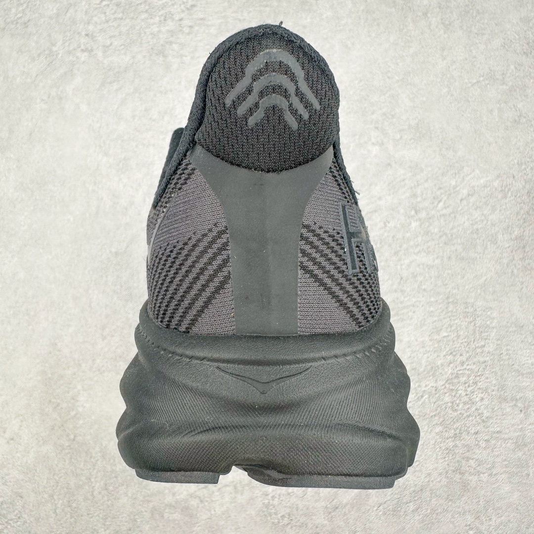 图片[8]-＃夏日福利特价 HOKA ONE ONE Clifton 克里夫顿9代专业性能减震公路跑步鞋 轻盈透气的针织网面和纱线的使用让鞋面更挺拔 增强鞋面的强度和支撑性能 搭配柔软的鞋舌 让双脚在舒适包裹中跑的更加畅快 全新泡棉中底 柔软的同时增强回弹性能 为不同跑者提供更平稳流畅的脚感 带来全面的缓冲保护 根据人体工程学设计的延长拉襟 后跟处弹软的海绵填充舒适固定 避免掉跟和摩擦 相比上一代光滑的内衬 Clifton 9的内衬增强了摩擦力 避免双脚在鞋内滑动 尺码：36 36.5 37.5 38 38.5 39 40 40.5 41 42 42.5 43 44 44.5 45-选品中心