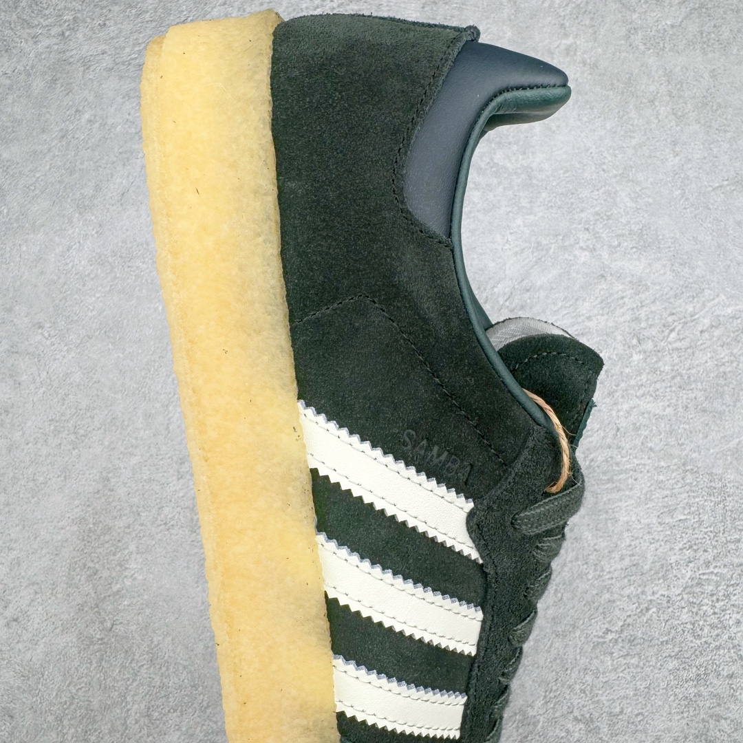 图片[6]-＃纯原福利 KITH x Clarks x AD Originals 8th Street Samba 三方联名桑巴舞街头系列低帮德训风百搭复古松糕休闲运动厚底板鞋 正确组合大底 大厂出品 结合 Wallabee 大底的全新 Samba 鞋款登场 KITH 创办人兼首席执行长 Ronnie Fieg 与 AD这对人气合作阵容再度重聚 不仅如此 今番更加入近年表现优秀的鞋履品牌 Clarks Originals 展开三方联名 透过热门项目互相碰撞将彼此的 DNA 协调融入 带来名为「8th Street Samba」的全新迭代 一次亮相橄榄绿、焦糖棕色、白底绿线条三种配色 尺码：36 36⅔ 37⅓ 38 38⅔ 39⅓ 40 40⅔ 41⅓ 42 42⅔ 43⅓ 44-选品中心