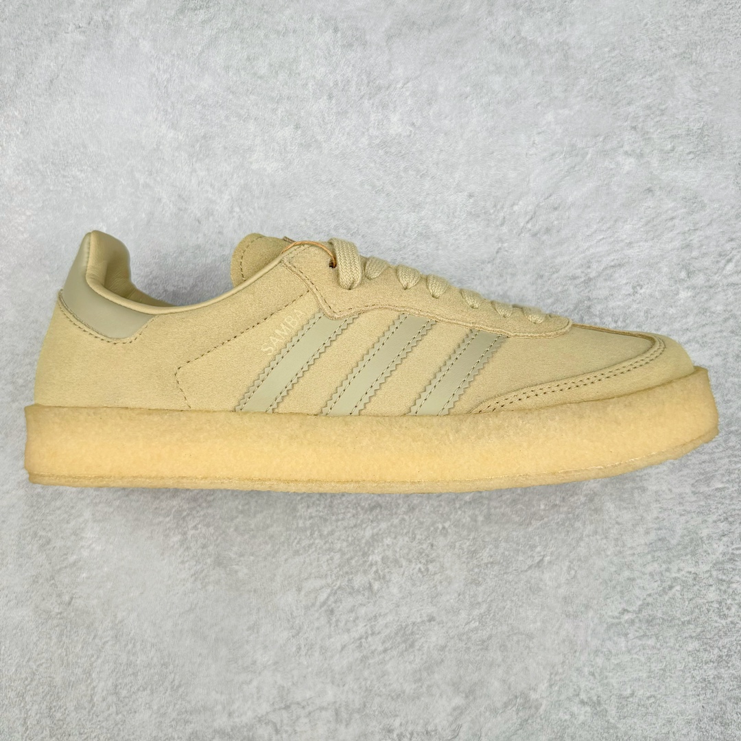 ＃纯原福利 KITH x Clarks x AD Originals 8th Street Samba 三方联名桑巴舞街头系列低帮德训风百搭复古松糕休闲运动厚底板鞋 正确组合大底 大厂出品 结合 Wallabee 大底的全新 Samba 鞋款登场 KITH 创办人兼首席执行长 Ronnie Fieg 与 AD这对人气合作阵容再度重聚 不仅如此 今番更加入近年表现优秀的鞋履品牌 Clarks Originals 展开三方联名 透过热门项目互相碰撞将彼此的 DNA 协调融入 带来名为「8th Street Samba」的全新迭代 一次亮相橄榄绿、焦糖棕色、白底绿线条三种配色 尺码：36⅔ 37⅓ 38 38⅔ 39⅓ 40 40⅔ 41⅓ 42 42⅔ 43⅓ 44-选品中心