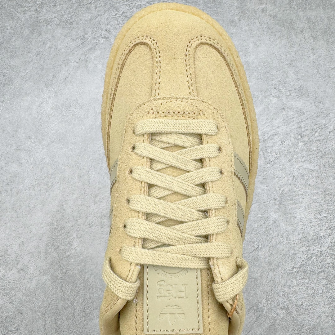 图片[4]-＃纯原福利 KITH x Clarks x AD Originals 8th Street Samba 三方联名桑巴舞街头系列低帮德训风百搭复古松糕休闲运动厚底板鞋 正确组合大底 大厂出品 结合 Wallabee 大底的全新 Samba 鞋款登场 KITH 创办人兼首席执行长 Ronnie Fieg 与 AD这对人气合作阵容再度重聚 不仅如此 今番更加入近年表现优秀的鞋履品牌 Clarks Originals 展开三方联名 透过热门项目互相碰撞将彼此的 DNA 协调融入 带来名为「8th Street Samba」的全新迭代 一次亮相橄榄绿、焦糖棕色、白底绿线条三种配色 尺码：36⅔ 37⅓ 38 38⅔ 39⅓ 40 40⅔ 41⅓ 42 42⅔ 43⅓ 44-选品中心
