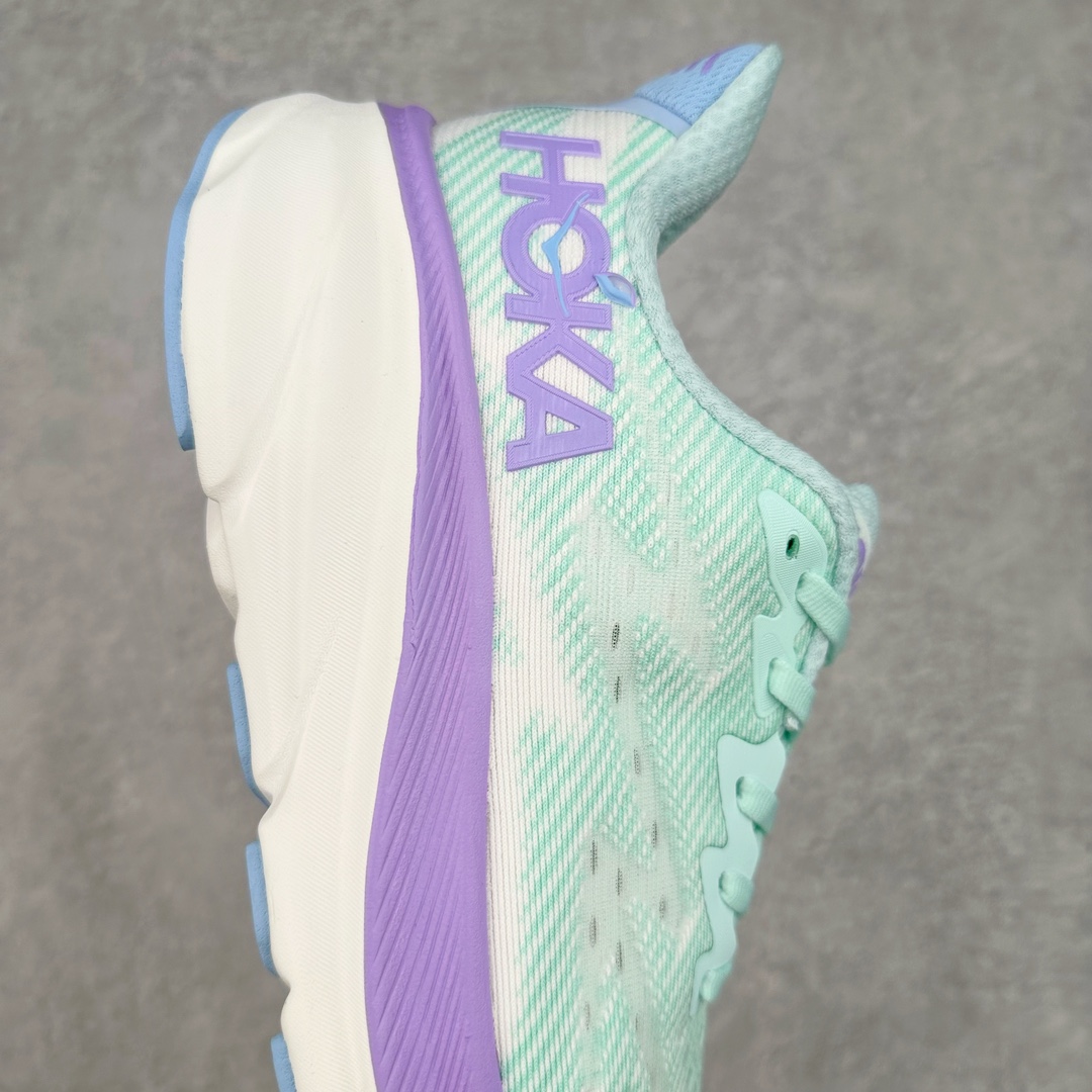 图片[6]-＃夏日福利特价 HOKA ONE ONE Clifton 克里夫顿9代专业性能减震公路跑步鞋 轻盈透气的针织网面和纱线的使用让鞋面更挺拔 增强鞋面的强度和支撑性能 搭配柔软的鞋舌 让双脚在舒适包裹中跑的更加畅快 全新泡棉中底 柔软的同时增强回弹性能 为不同跑者提供更平稳流畅的脚感 带来全面的缓冲保护 根据人体工程学设计的延长拉襟 后跟处弹软的海绵填充舒适固定 避免掉跟和摩擦 相比上一代光滑的内衬 Clifton 9的内衬增强了摩擦力 避免双脚在鞋内滑动 尺码：36 36.5 37.5 38 38.5 39 40 40.5 41 42 42.5 43 44 44.5 45-选品中心