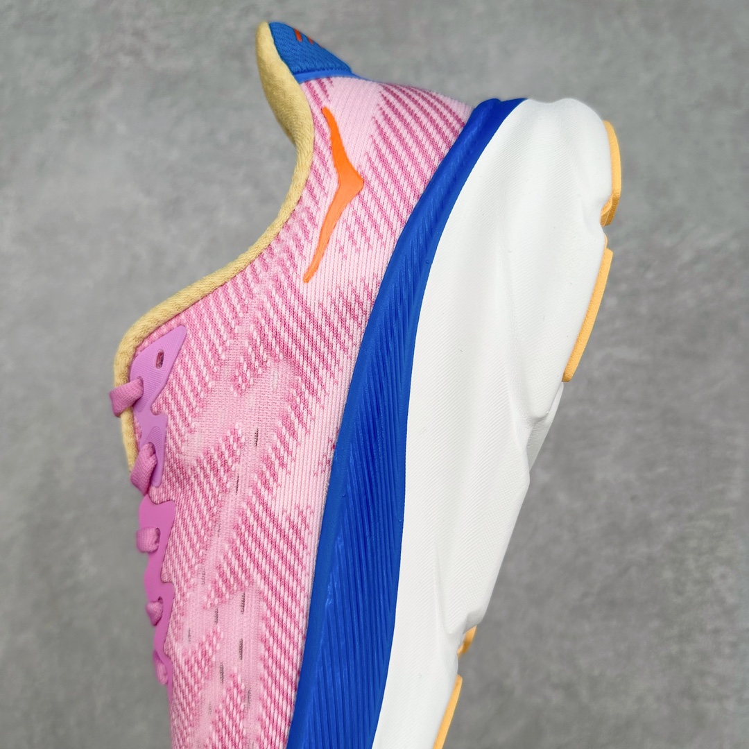 图片[7]-＃夏日福利特价 HOKA ONE ONE Clifton 克里夫顿9代专业性能减震公路跑步鞋 轻盈透气的针织网面和纱线的使用让鞋面更挺拔 增强鞋面的强度和支撑性能 搭配柔软的鞋舌 让双脚在舒适包裹中跑的更加畅快 全新泡棉中底 柔软的同时增强回弹性能 为不同跑者提供更平稳流畅的脚感 带来全面的缓冲保护 根据人体工程学设计的延长拉襟 后跟处弹软的海绵填充舒适固定 避免掉跟和摩擦 相比上一代光滑的内衬 Clifton 9的内衬增强了摩擦力 避免双脚在鞋内滑动 尺码：36 36.5 37.5 38 38.5 39 40 40.5 41 42 42.5 43 44 44.5 45-选品中心