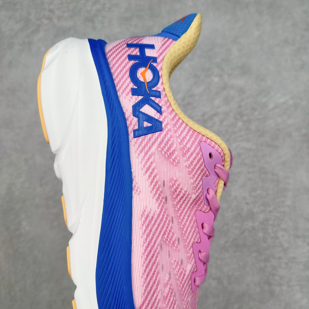 图片[6]-＃夏日福利特价 HOKA ONE ONE Clifton 克里夫顿9代专业性能减震公路跑步鞋 轻盈透气的针织网面和纱线的使用让鞋面更挺拔 增强鞋面的强度和支撑性能 搭配柔软的鞋舌 让双脚在舒适包裹中跑的更加畅快 全新泡棉中底 柔软的同时增强回弹性能 为不同跑者提供更平稳流畅的脚感 带来全面的缓冲保护 根据人体工程学设计的延长拉襟 后跟处弹软的海绵填充舒适固定 避免掉跟和摩擦 相比上一代光滑的内衬 Clifton 9的内衬增强了摩擦力 避免双脚在鞋内滑动 尺码：36 36.5 37.5 38 38.5 39 40 40.5 41 42 42.5 43 44 44.5 45-选品中心