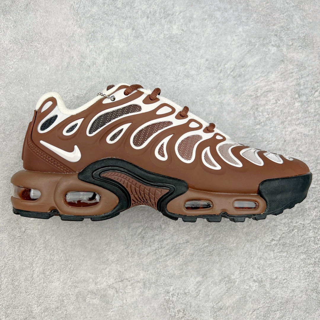 图片[5]-＃MX NK Air Max Plus Drift 复古气垫跑鞋 FD4290 中底造型大部分保留，仅在前段追加了加固上翻 鞋面的经典轮廓得以重塑 带来更契合现代审美的外观 整双鞋采用撞色妆点 鞋面采用网眼布和皮革材质打造 鞋舌处带有 3M 反光科技 鞋垫处和鞋后跟印有 “TN” 字样 彰显鞋款身份 配置方面中底搭载 Air Max 科技 保证了日常穿着的缓震性 尺码：36 36.5 37.5 38 38.5 39 40 40.5 41 42 42.5 43 44 44.5 45-选品中心