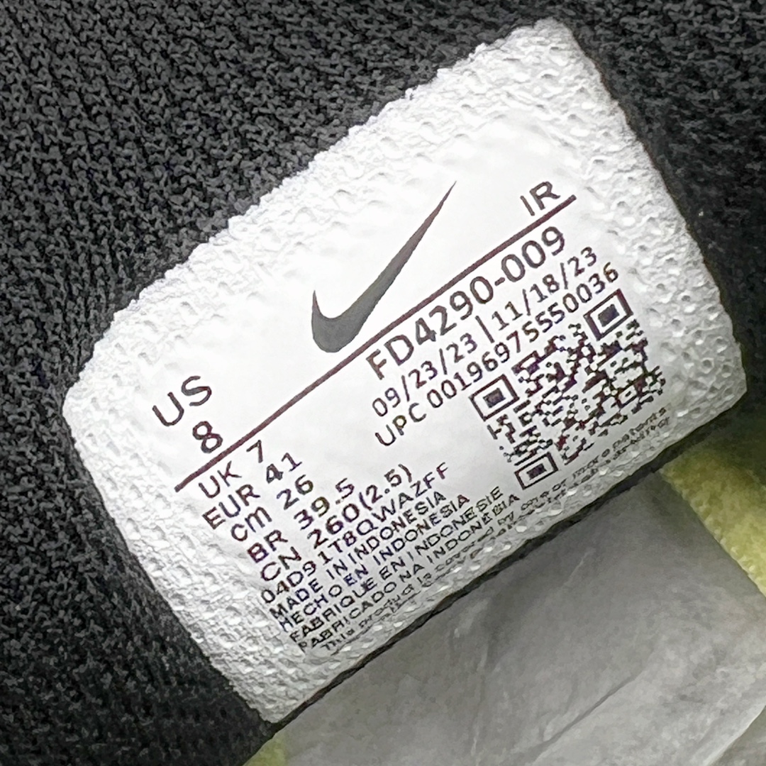 图片[13]-＃MX NK Air Max Plus Drift 复古气垫跑鞋 FD4290-009 中底造型大部分保留，仅在前段追加了加固上翻 鞋面的经典轮廓得以重塑 带来更契合现代审美的外观 整双鞋采用撞色妆点 鞋面采用网眼布和皮革材质打造 鞋舌处带有 3M 反光科技 鞋垫处和鞋后跟印有 “TN” 字样 彰显鞋款身份 配置方面中底搭载 Air Max 科技 保证了日常穿着的缓震性 尺码：36 36.5 37.5 38 38.5 39 40 40.5 41 42 42.5 43 44 44.5 45-选品中心