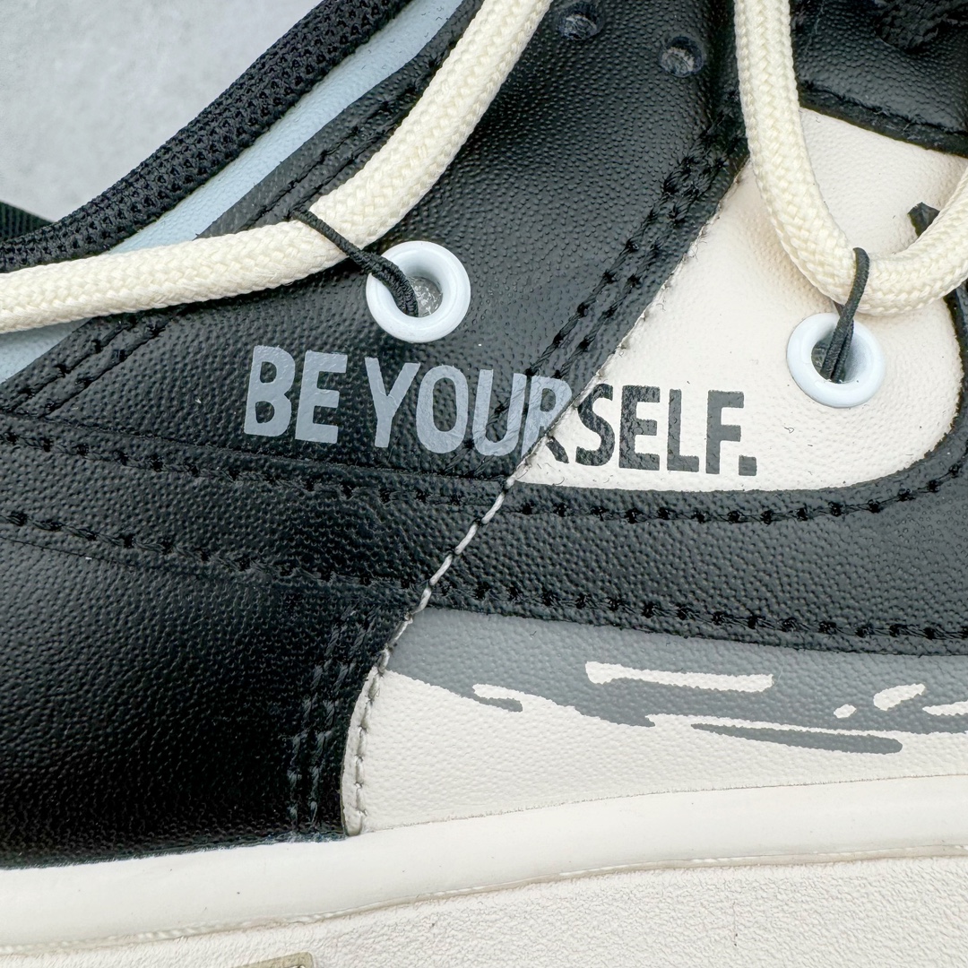 图片[14]-＃YC纯原福利 NK Dunk Low 金属朋克 DD1391-100 定制系列天花板 无原鞋不开发 全系列得物原鞋一比一校对开发 配色持续更新中 终端对接 优势输出 全套原厂楦头原纸板数据档案倾力打造 原汁原味莞产 极致还原 圈内最强针车工艺 高端零售指定版 广东原厂配套原盒原标 鞋盒分三个尺码段 原厂冲刀 超高清洁度 全鞋零毛边皮料切割 采用原厂百宏鞋带以及原厂百宏织唛舌标 内标可供原厂几率过验 进口原装条纹中底布 四线拉帮白色点胶 原厂拉帮手法遵循公司 原厂电绣 极致还原 尺码：35.5 36 36.5 37.5 38 38.5 39 40 40.5 41 42 42.5 43 44 44.5 45 46 47.5-选品中心