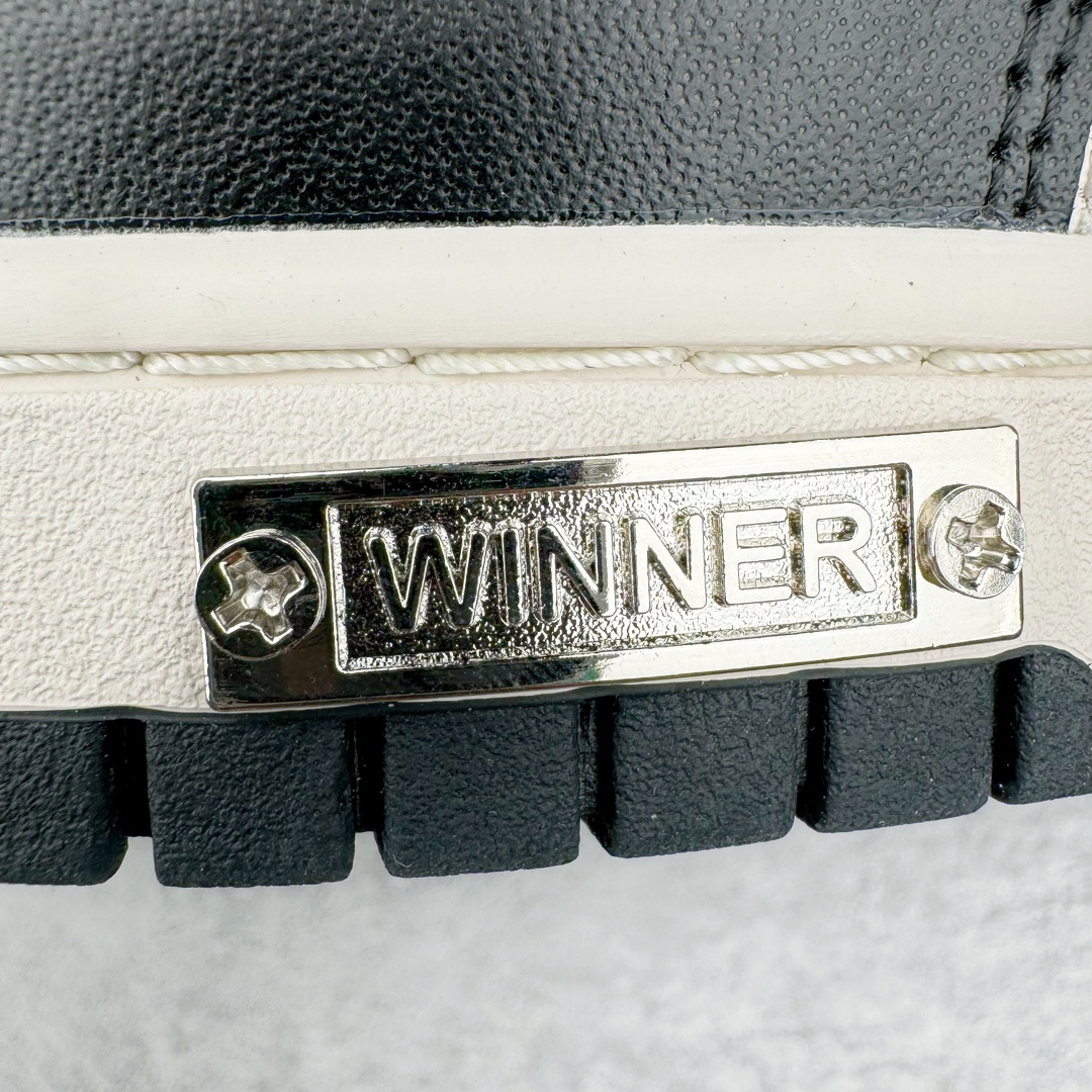 图片[13]-＃YC纯原福利 NK Dunk Low 金属朋克 DD1391-100 定制系列天花板 无原鞋不开发 全系列得物原鞋一比一校对开发 配色持续更新中 终端对接 优势输出 全套原厂楦头原纸板数据档案倾力打造 原汁原味莞产 极致还原 圈内最强针车工艺 高端零售指定版 广东原厂配套原盒原标 鞋盒分三个尺码段 原厂冲刀 超高清洁度 全鞋零毛边皮料切割 采用原厂百宏鞋带以及原厂百宏织唛舌标 内标可供原厂几率过验 进口原装条纹中底布 四线拉帮白色点胶 原厂拉帮手法遵循公司 原厂电绣 极致还原 尺码：35.5 36 36.5 37.5 38 38.5 39 40 40.5 41 42 42.5 43 44 44.5 45 46 47.5-选品中心