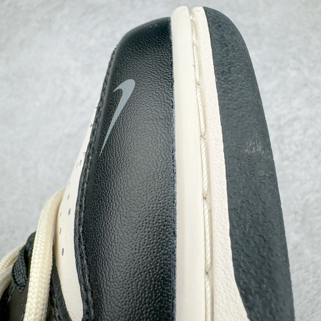 图片[17]-＃YC纯原福利 NK Dunk Low 金属朋克 DD1391-100 定制系列天花板 无原鞋不开发 全系列得物原鞋一比一校对开发 配色持续更新中 终端对接 优势输出 全套原厂楦头原纸板数据档案倾力打造 原汁原味莞产 极致还原 圈内最强针车工艺 高端零售指定版 广东原厂配套原盒原标 鞋盒分三个尺码段 原厂冲刀 超高清洁度 全鞋零毛边皮料切割 采用原厂百宏鞋带以及原厂百宏织唛舌标 内标可供原厂几率过验 进口原装条纹中底布 四线拉帮白色点胶 原厂拉帮手法遵循公司 原厂电绣 极致还原 尺码：35.5 36 36.5 37.5 38 38.5 39 40 40.5 41 42 42.5 43 44 44.5 45 46 47.5-选品中心