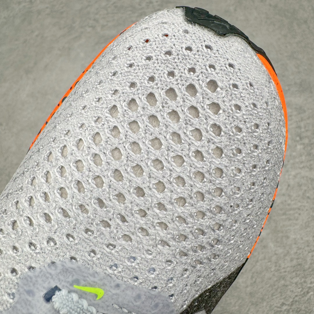 图片[17]-＃纯原 NK Zoom VaporFly Next 3% 编织飞线马拉松三代超级休运动跑鞋 FV2305-900 保留了NK Systeml的突破性产品科技 且在这个基础上搭载了NK Flyknit鞋面 让这双为比赛竞速而打造的战靴更加轻盈、透气突破性的Zoom X泡棉带来NK跑步至今为止最为出色的能量回馈 尺码：36 36.5 37.5 38 38.5 39 40 40.5 41 42 42.5 43 44 44.5 45-选品中心