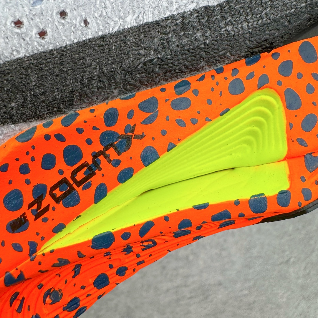 图片[18]-＃纯原 NK Zoom VaporFly Next 3% 编织飞线马拉松三代超级休运动跑鞋 FV2305-900 保留了NK Systeml的突破性产品科技 且在这个基础上搭载了NK Flyknit鞋面 让这双为比赛竞速而打造的战靴更加轻盈、透气突破性的Zoom X泡棉带来NK跑步至今为止最为出色的能量回馈 尺码：36 36.5 37.5 38 38.5 39 40 40.5 41 42 42.5 43 44 44.5 45-选品中心