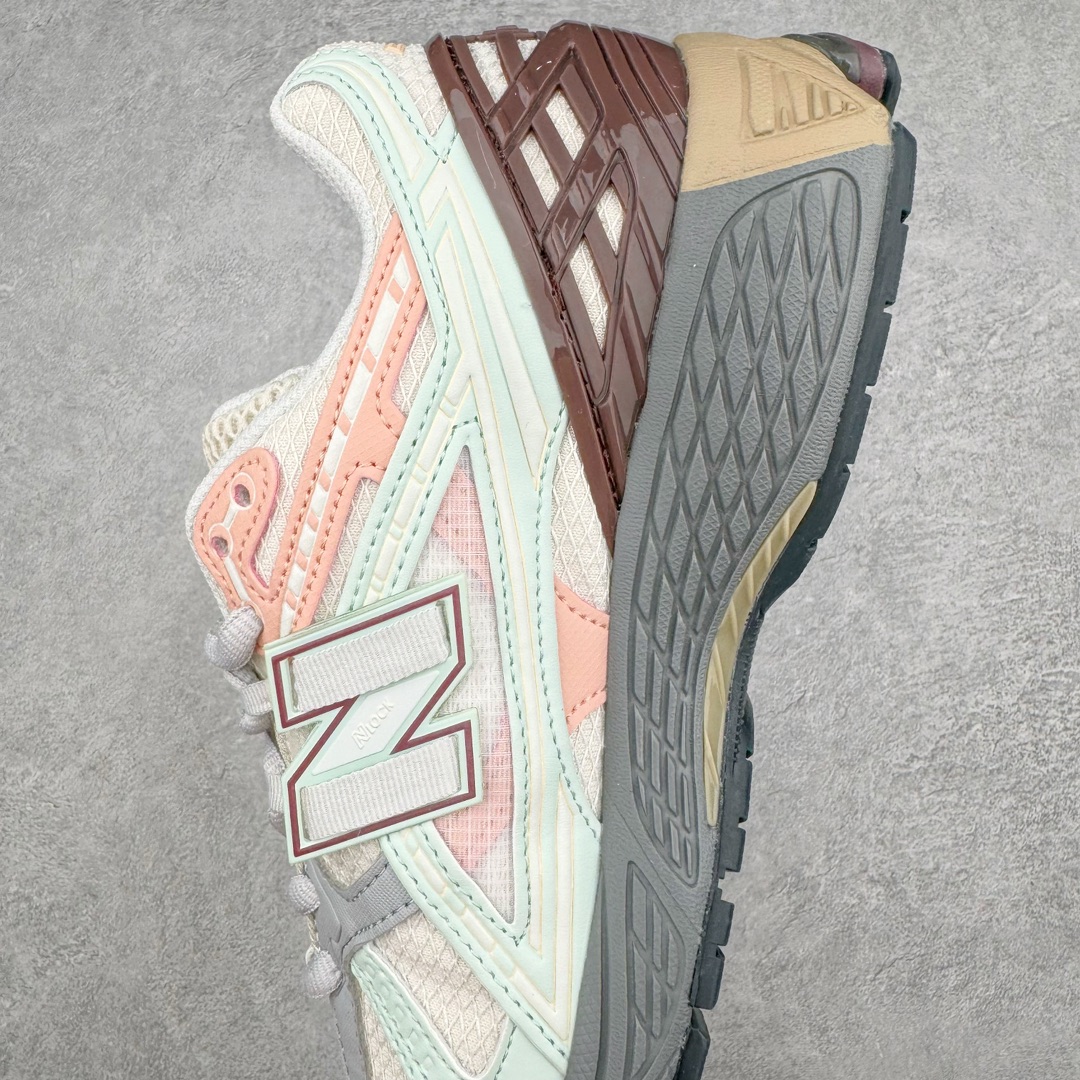 图片[7]-＃DT纯原 新百伦NB New Balance M1906系列 全套原楦原纸板原厂数据开发 进口三明治网面 原装进口皮料正确绒感卡色 正确中底拉帮中底网布细节 原厂标裁 带紫光防伪 定制后跟透明水晶模块 冲裁组合 大底贴合程度胶水上色把控完美 整洁度挑战全网艺术家 多道序QC把关品质完善 匠心打造 耗时两个月开发完成 工艺极其复杂难度可想而知 新开独立私模大底 正确六层组合大底 高端零售专供产物 尺码：36 37 37.5 38 38.5 39 40 40.5 41 42 42.5 43 44 45-选品中心