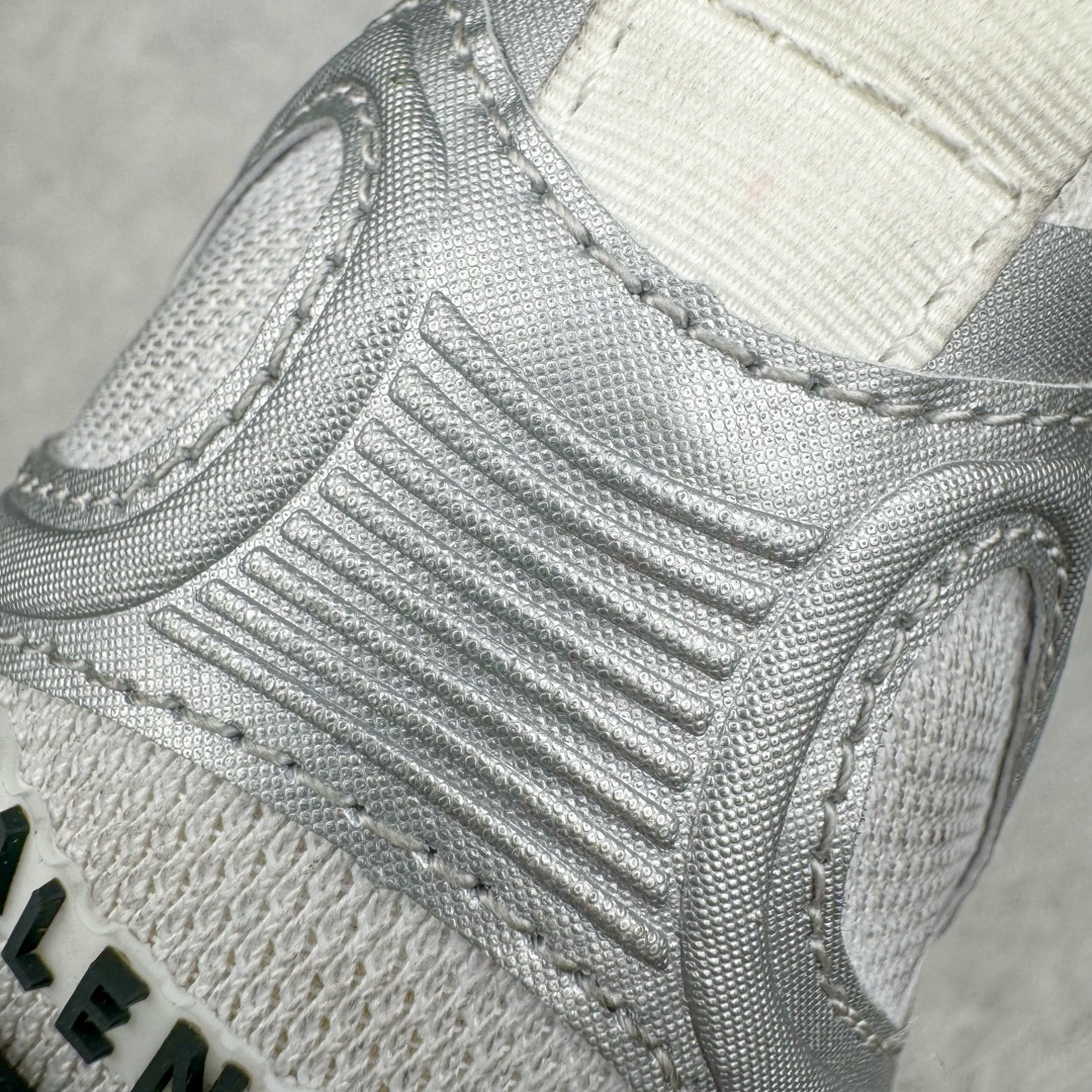 图片[15]-＃绿X BALENCIAGA CIRCUIT 巴黎世家圆头系带LOGO印花低帮老爹鞋 全套原纸板楦头开发 最原汁原味的灵魂版型 全鞋荧光划线卡点 胶水把控整洁度追求极致完美 每一双都是工艺品 多重QC质检 超越公司货的品控标准 实实在在的免检产品 原盒原配 正确字体电绣 粗细、位置、大小正确 侧边TPU 透气孔匹配意产原版 正确分离大底 TPU软底 原版一致大底LOGO 立体感十足 原厂皮料水洗做旧 采购原厂网纱 偏大一码 尺码：35 36 37 38 39 40 41 42 43 44 45 46-选品中心